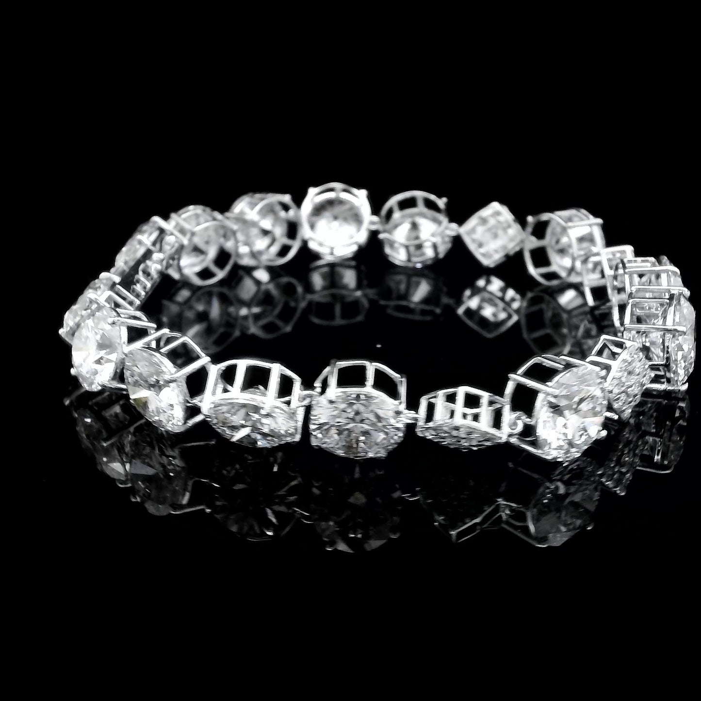 32.52 Ct Round Lab Grown Diamond 14K Gold Bracelet