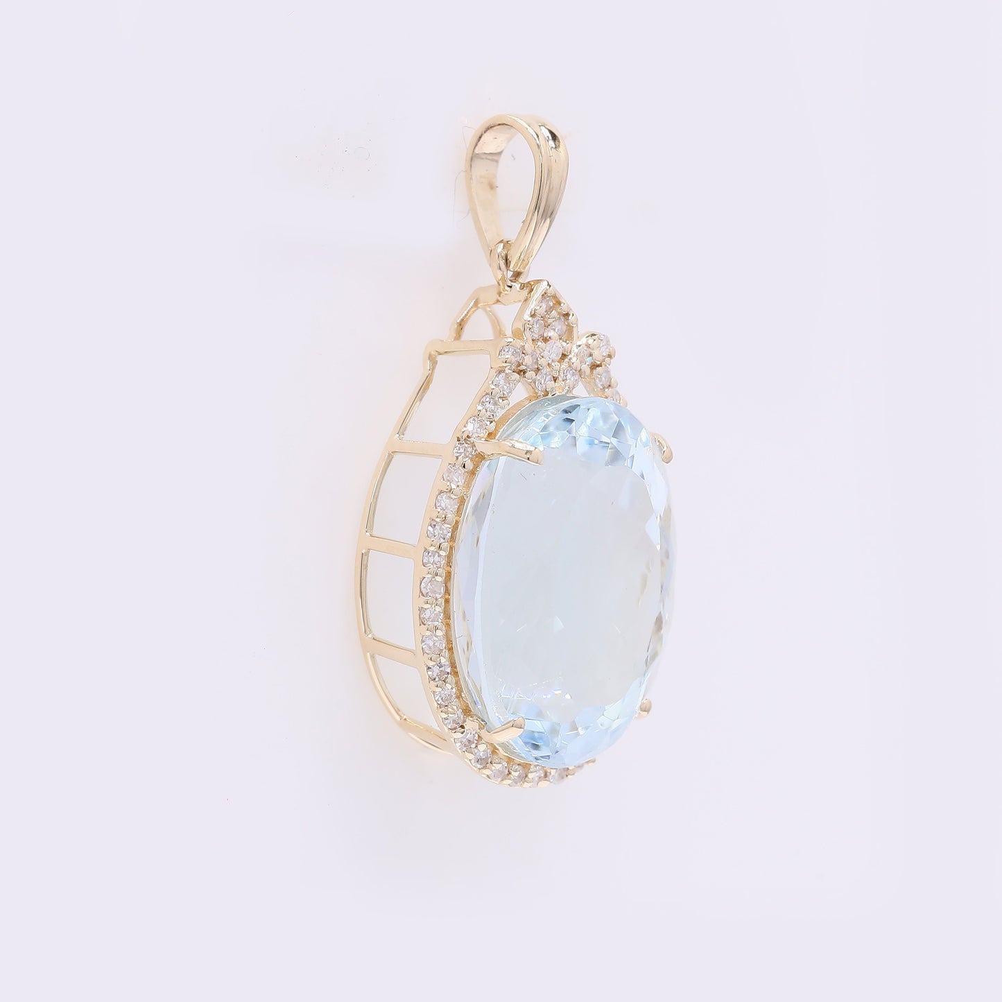 6.58 Ct Oval Mixed Cut Natural Aquamarine 14K Gold Pendant