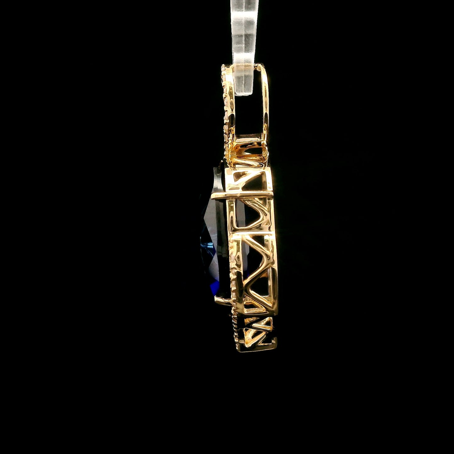 7.46 Ct Oval Mixed Cut Lab Grown Sapphire 14K Gold Pendant