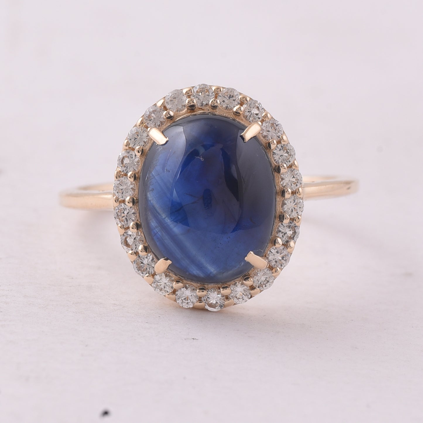 5.30 Ct Oval Sapphire 9K Gold Ring