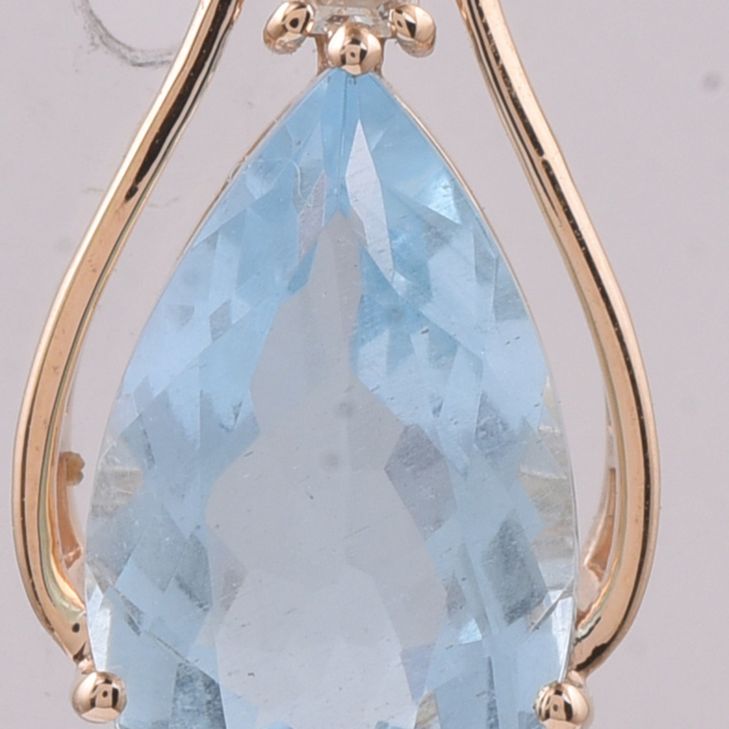 3.34 Ct Pear Natural Aquamarine 14K Gold Pendant