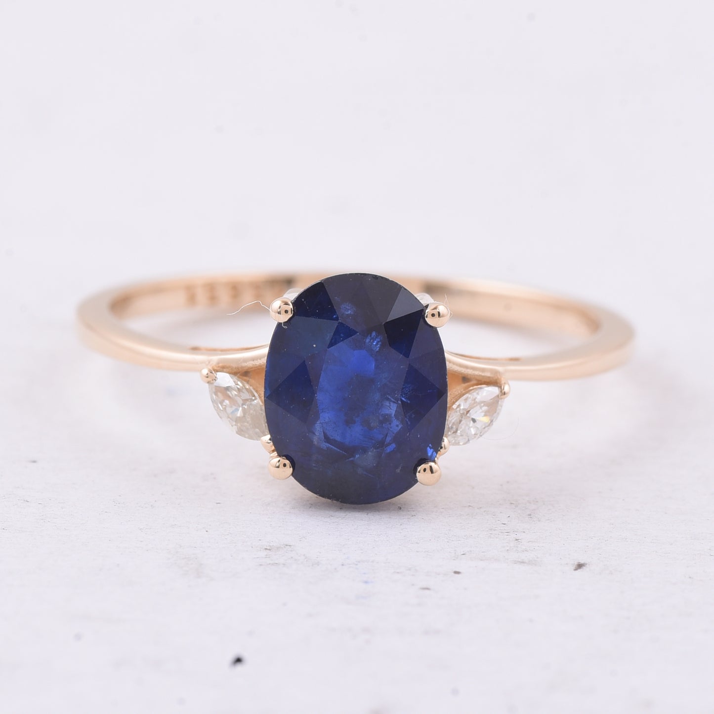 1.75 Ct Oval Natural Sapphire 14K Gold Ring