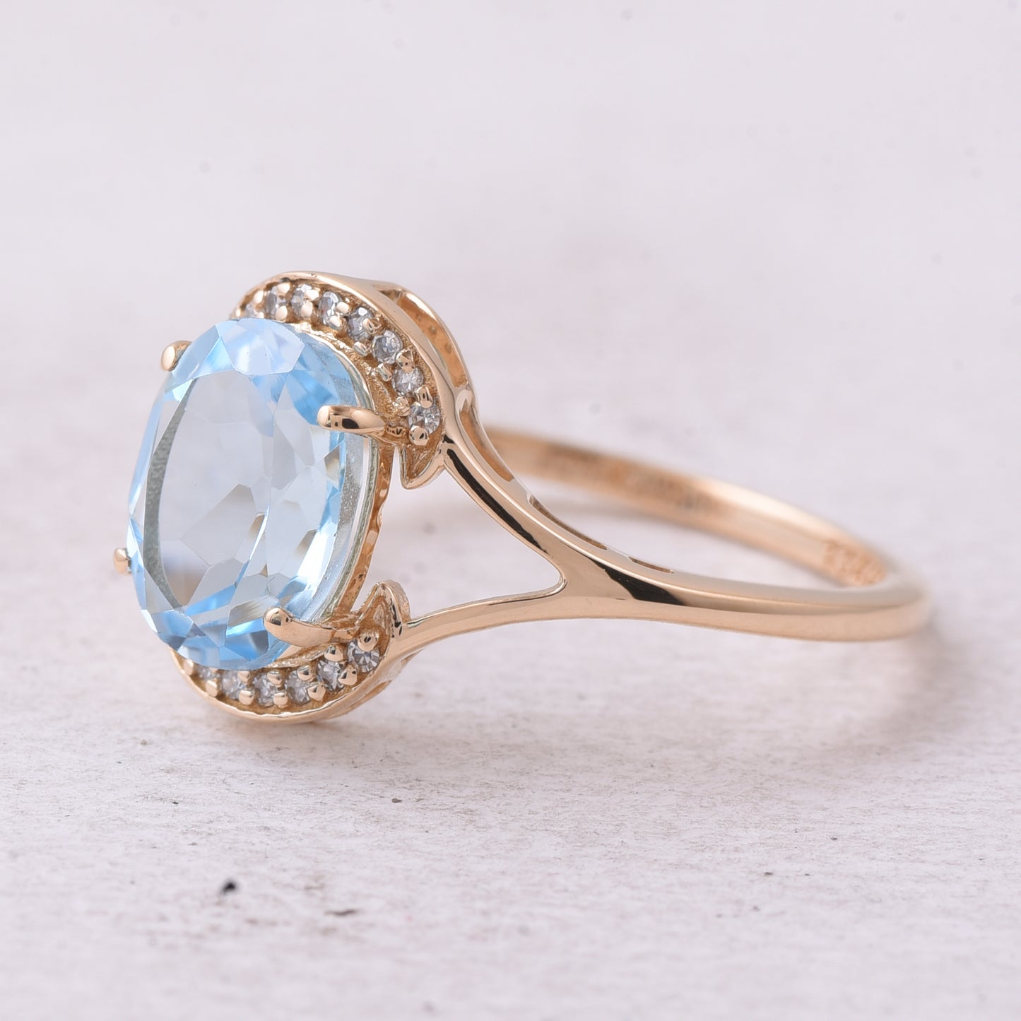 2.51 Ct Oval Mixed Cut Natural Topaz 14K Gold Ring