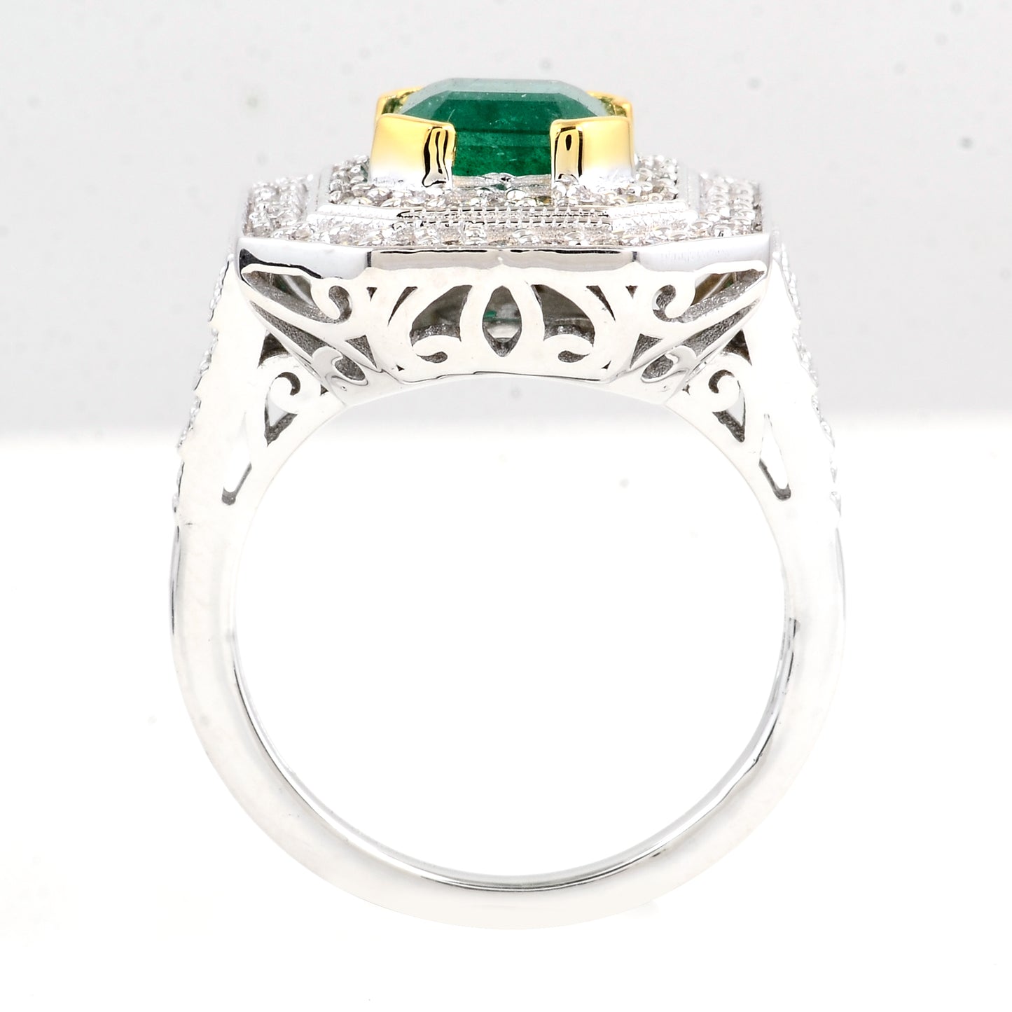 2.63 Carats Emerald 14K Gold Ring