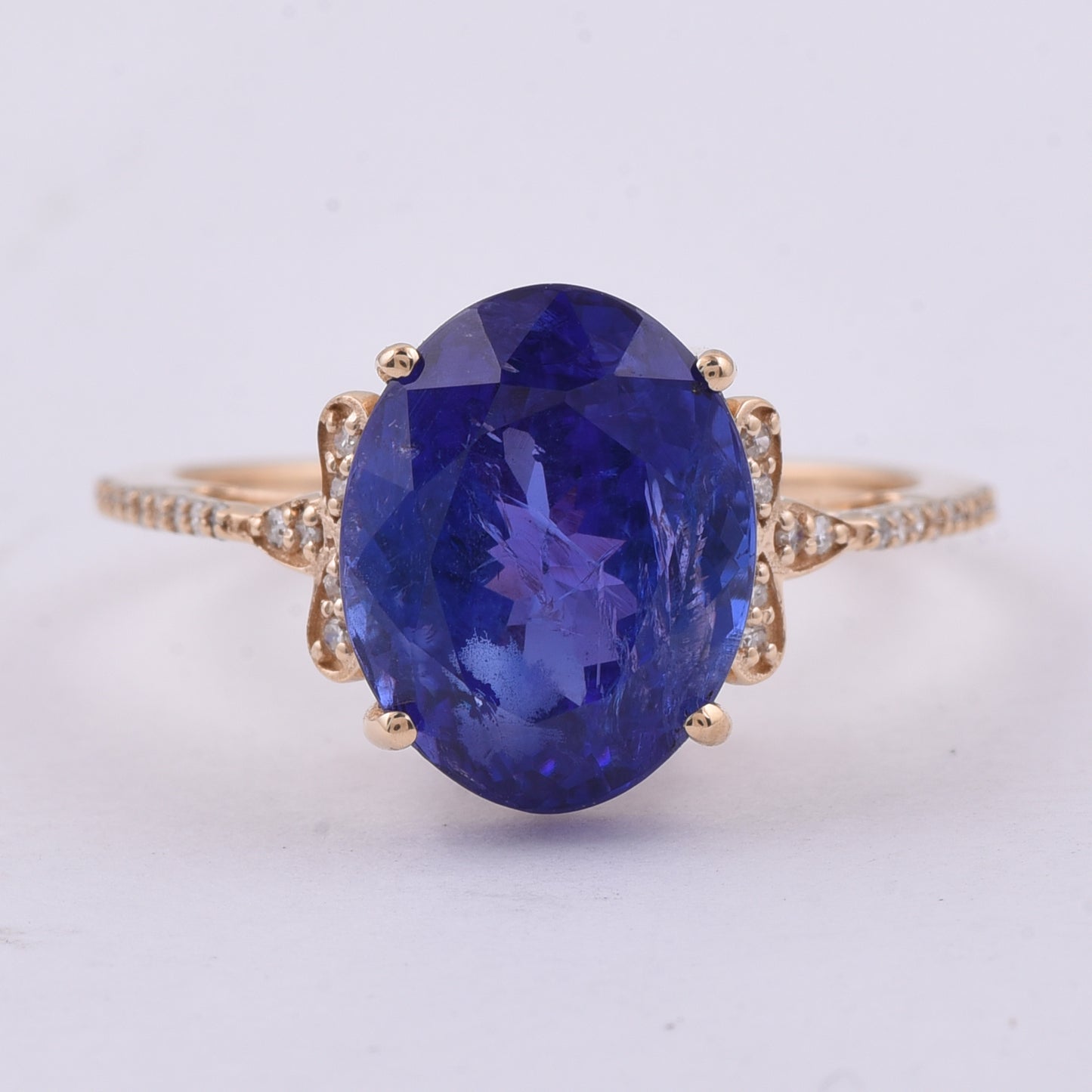 5.65 Ct Oval Natural Tanzanite 14K Gold Ring