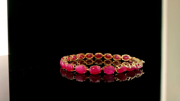 22.70 Ct Oval Ruby 14K Gold Bracelet