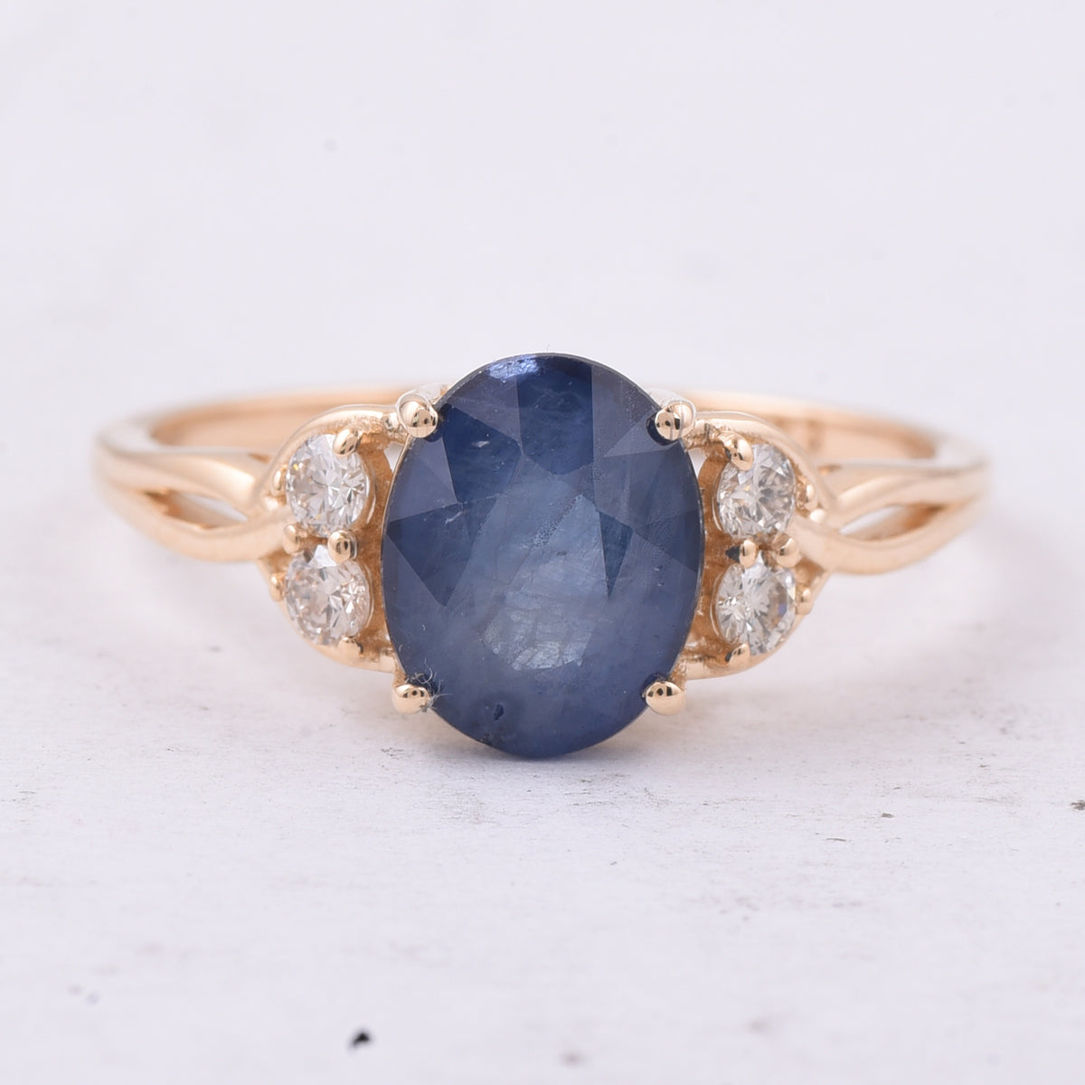 2.62 Ct Oval Natural Sapphire 14K Gold Ring