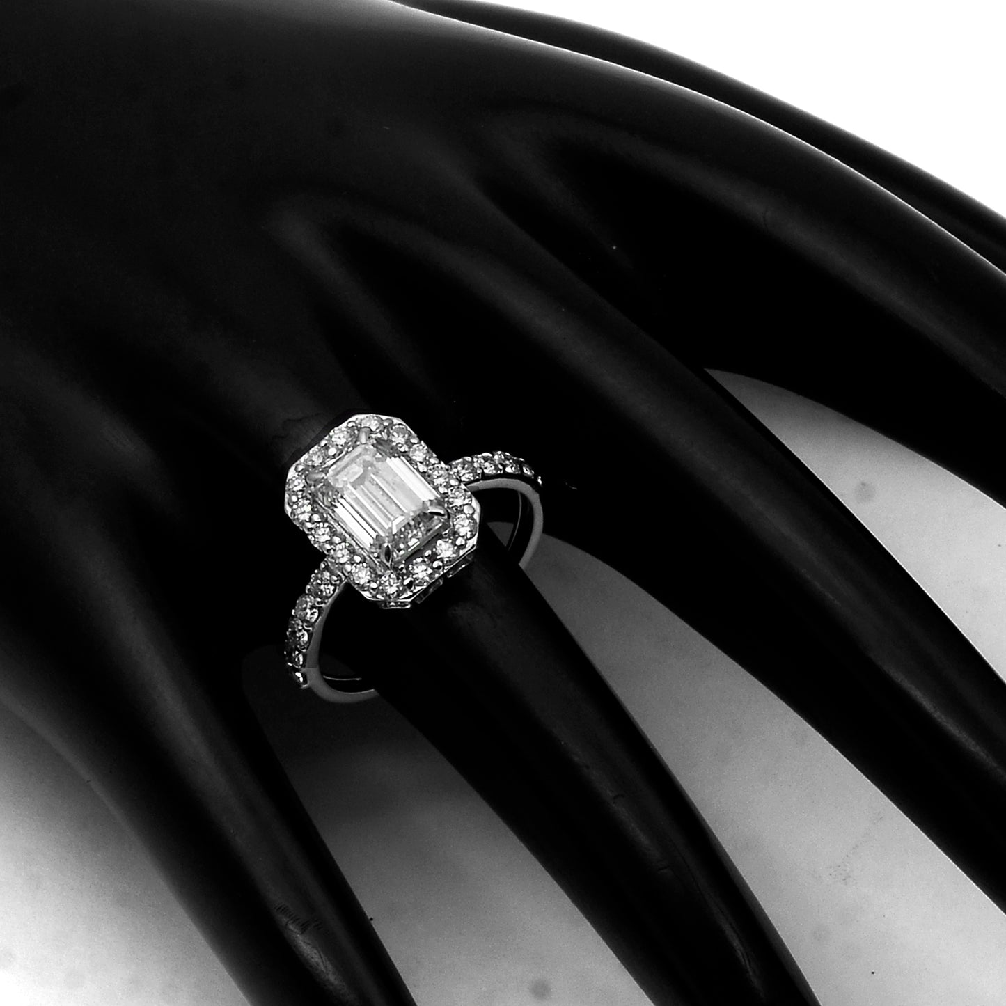 2.63 Carats Lab Grown Diamond 14K Gold Ring