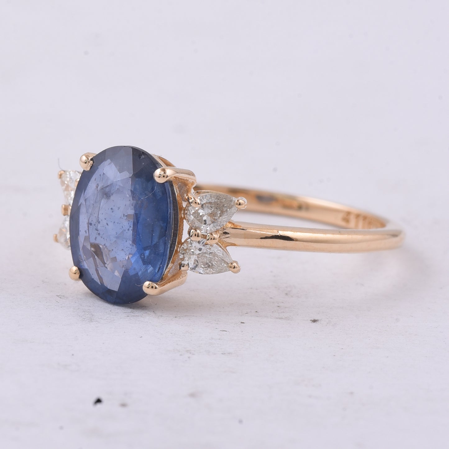 2.24 Ct Oval Natural Sapphire 14K Gold Ring