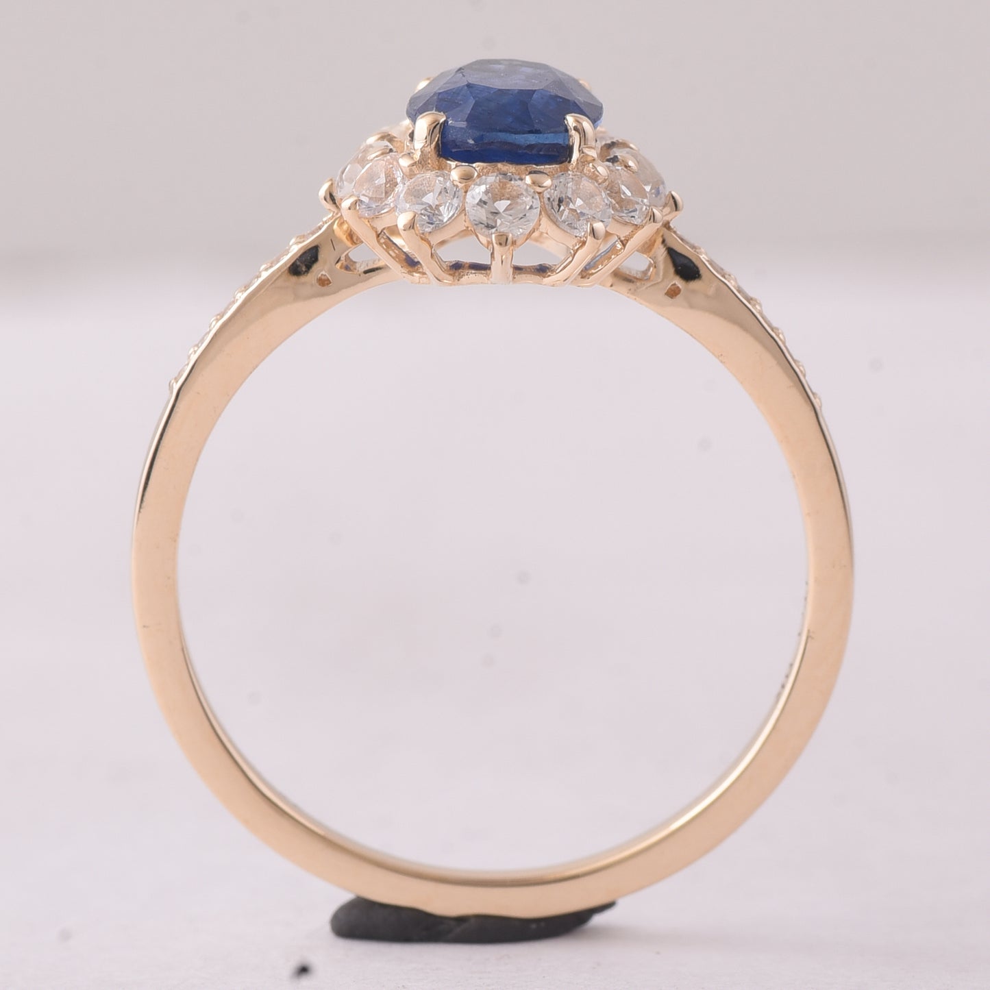 1.87 Ct Oval Sapphire 9K Gold Ring