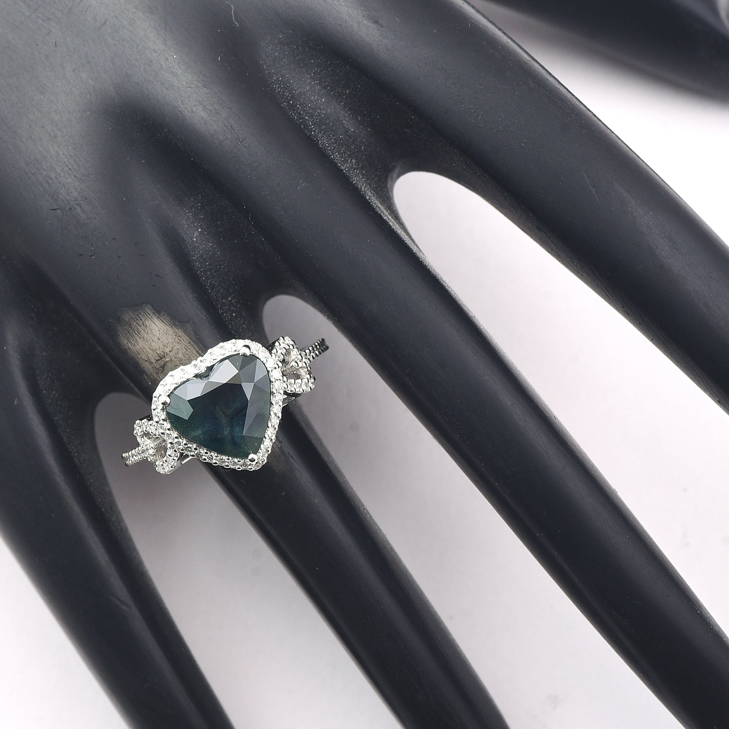 3.79 Ct Heart Mixed Cut Natural Bi-Coloured Sapphire 950 Platinum Ring