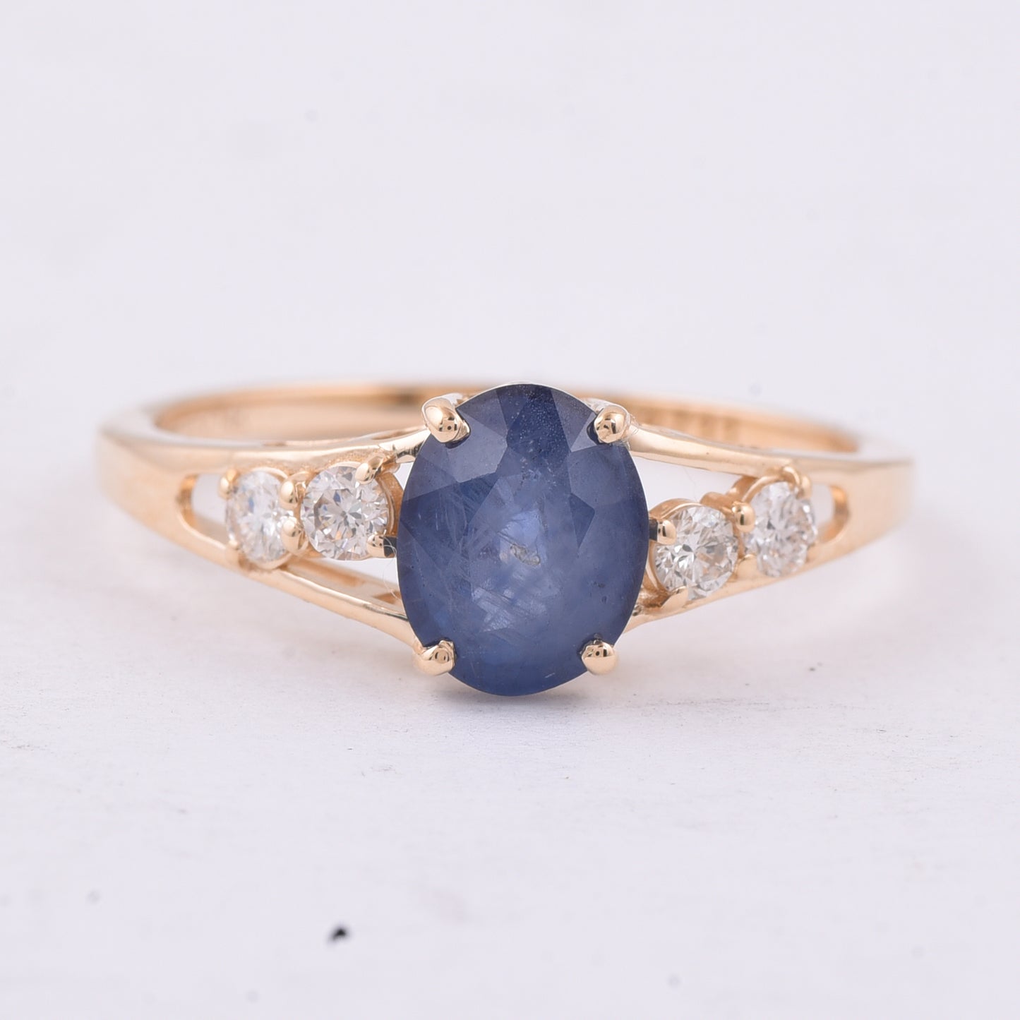 1.54 Ct Oval Natural Sapphire 14K Gold Ring