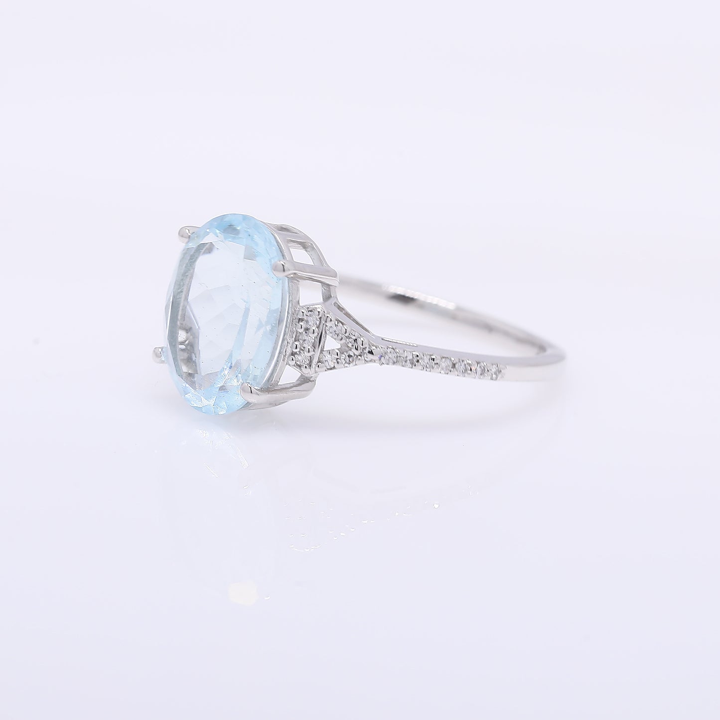 2.60 Ct Oval Mixed Cut Natural Aquamarine 950 Platinum Ring