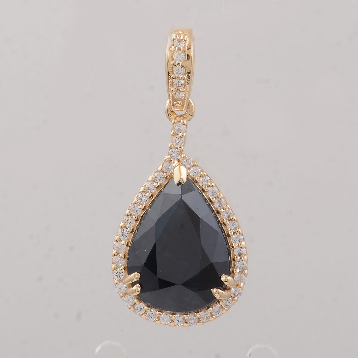 3.15 Ct Pear Sapphire 9K Gold Pendant