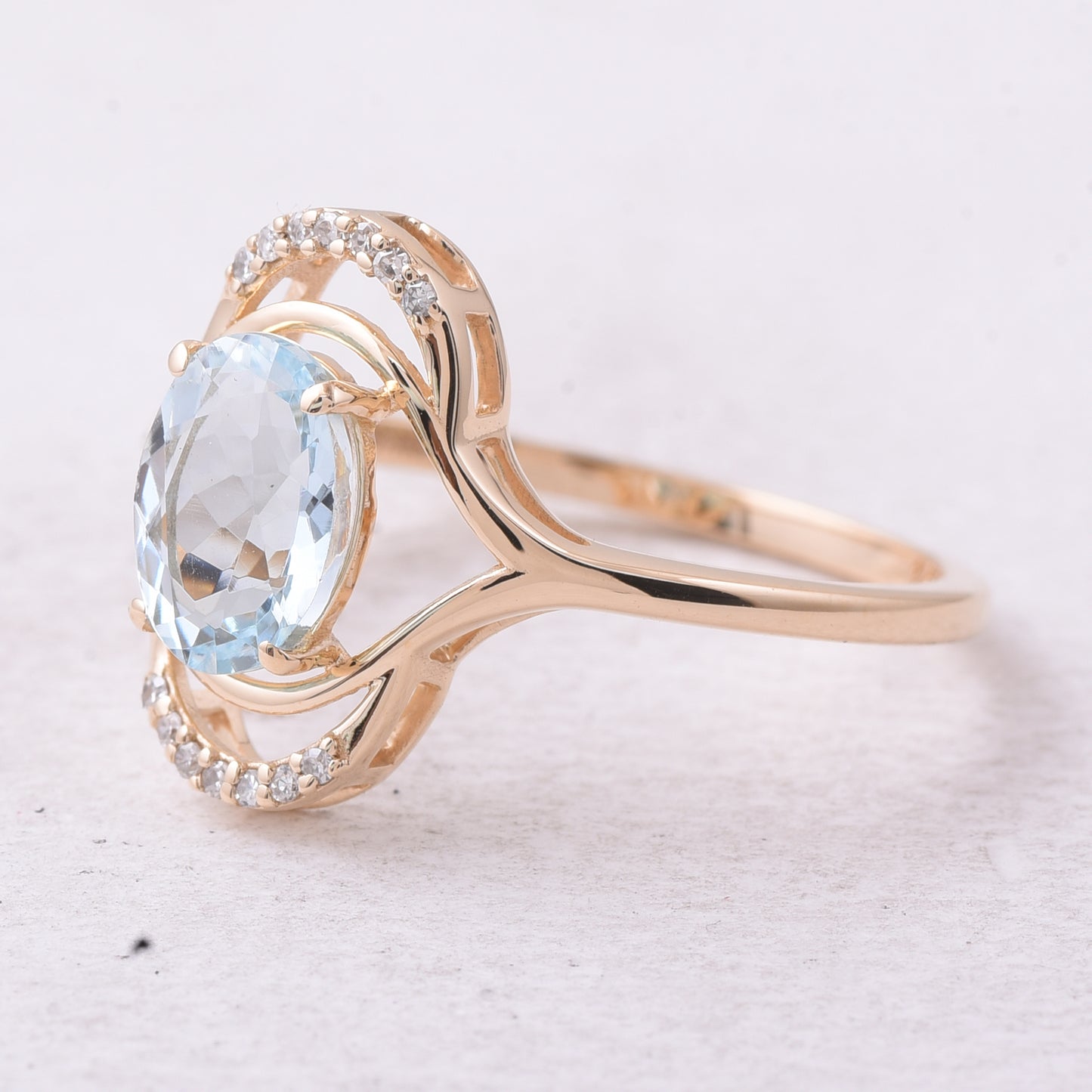 1.15 Ct Oval Mixed Cut Natural Aquamarine 14K Gold Ring