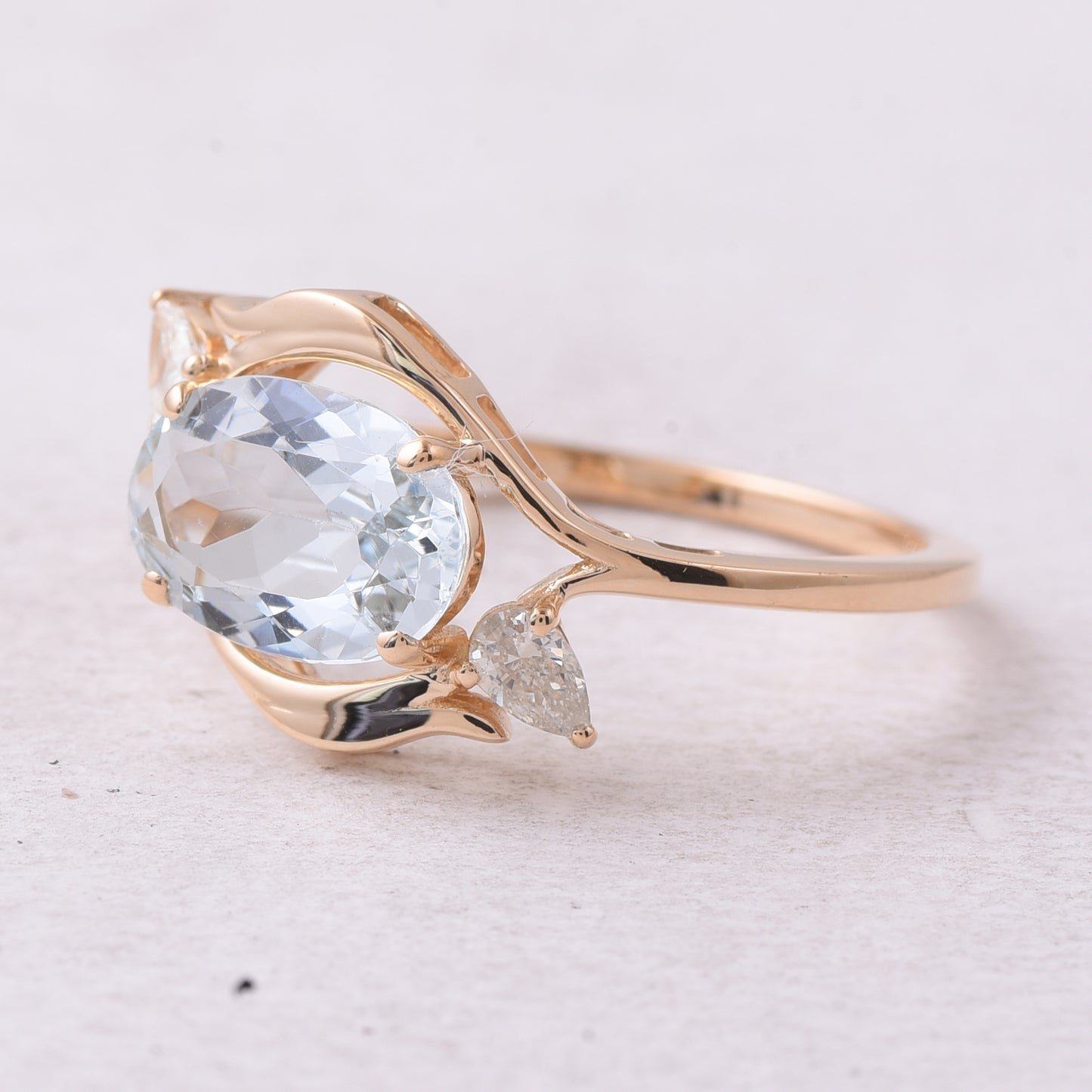 1.57 Ct Oval Mixed Cut Natural Aquamarine 14K Gold Ring