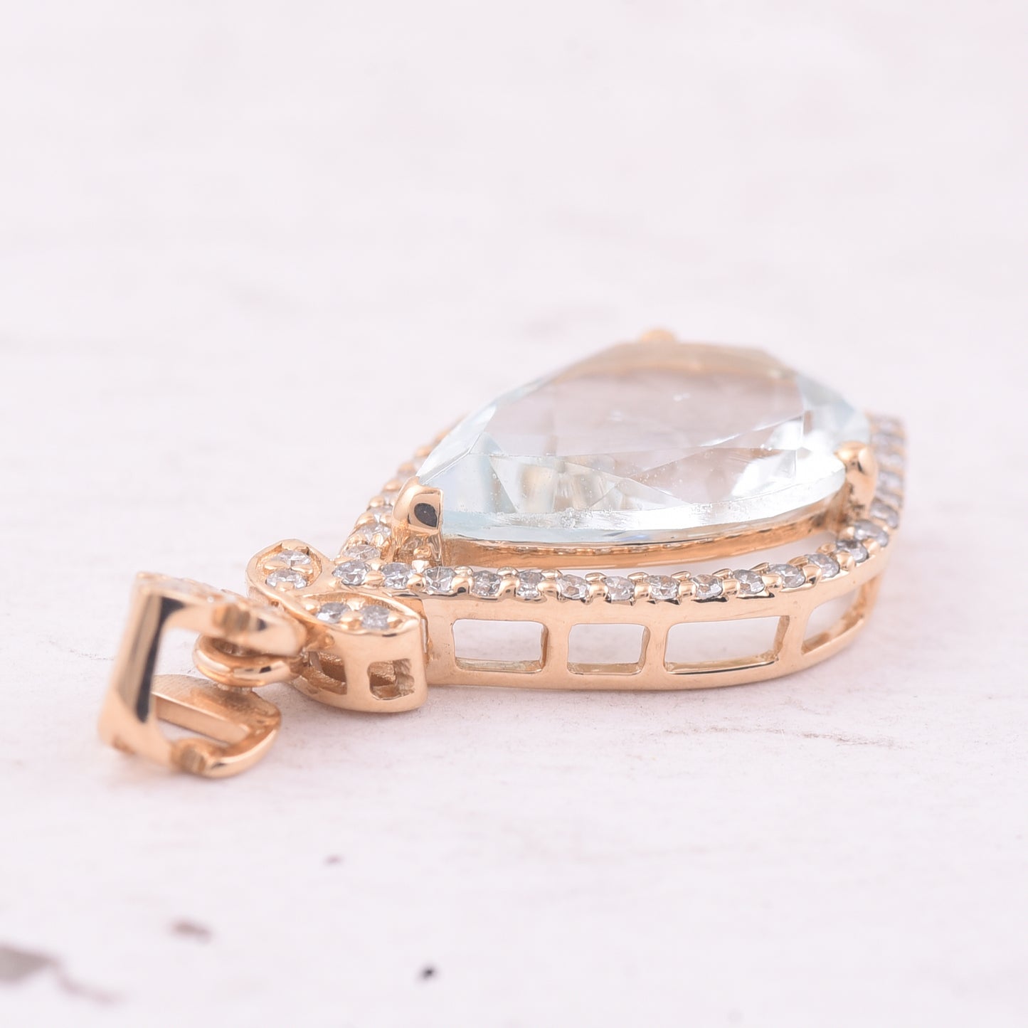 2.24 Ct Pear Mixed Cut Natural Aquamarine 14K Gold Pendant