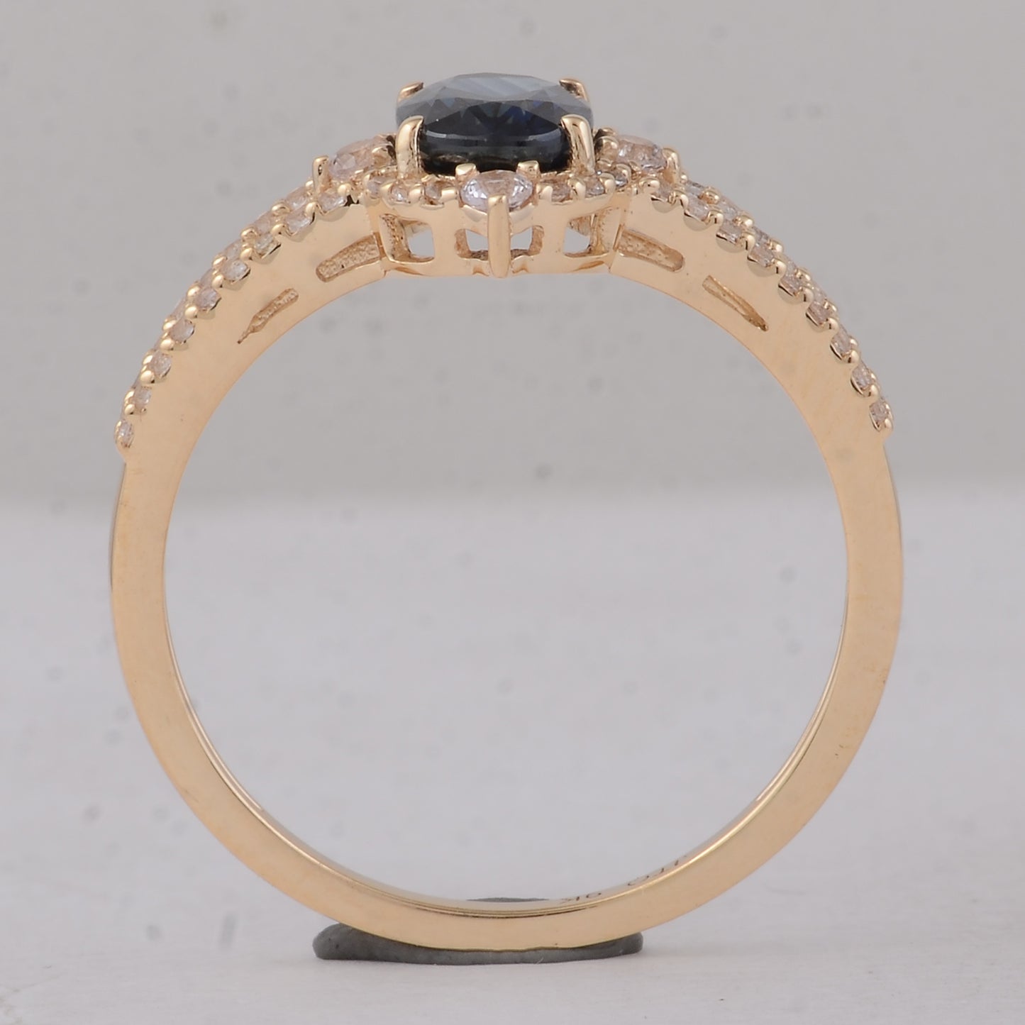1.44 Ct Oval Sapphire 9K Gold Ring