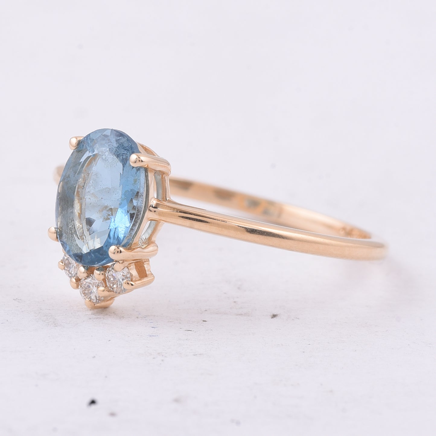 1.03 Ct Oval Natural Aquamarine 14K Gold Ring