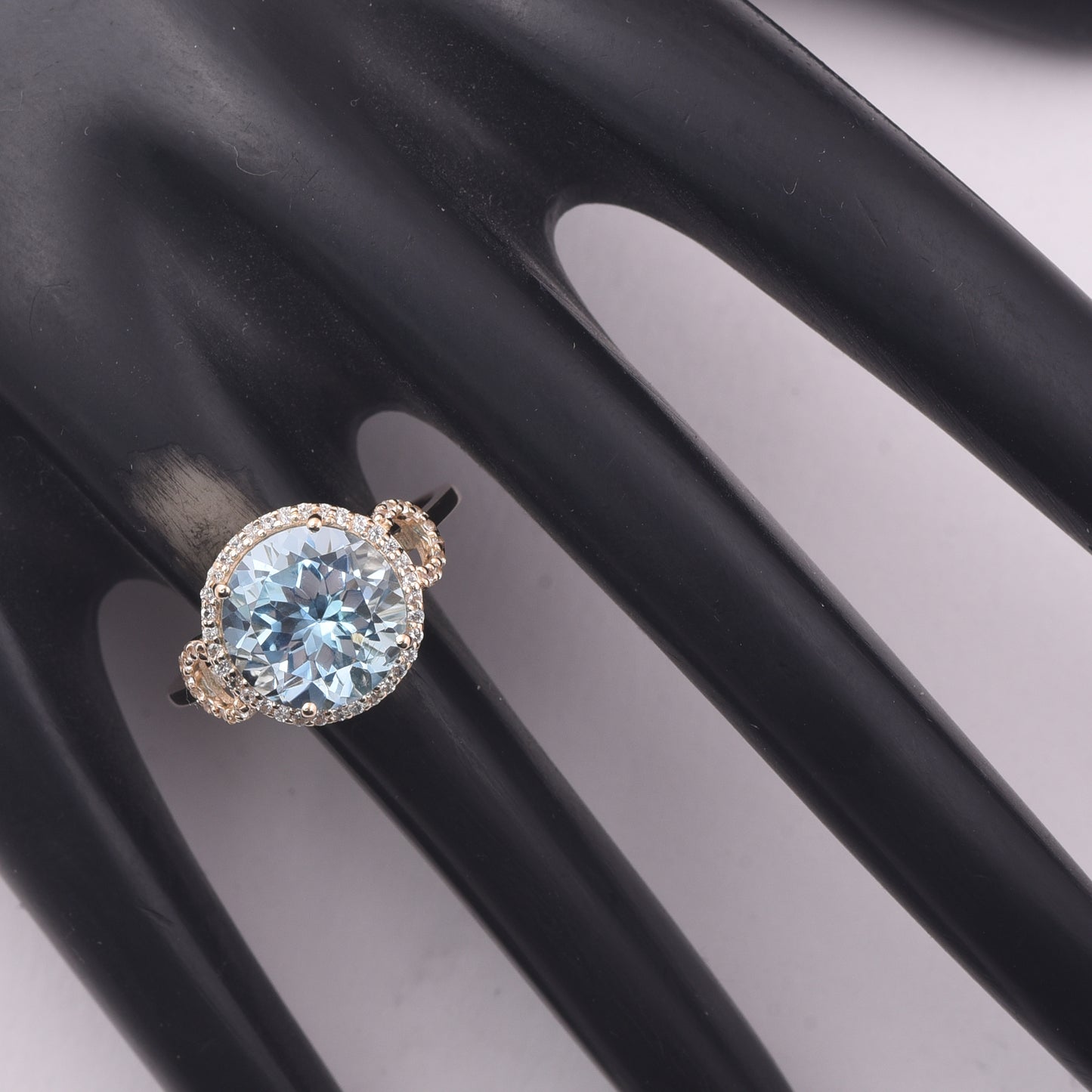 4.80 Ct Round Blue Topaz 9K Gold Ring