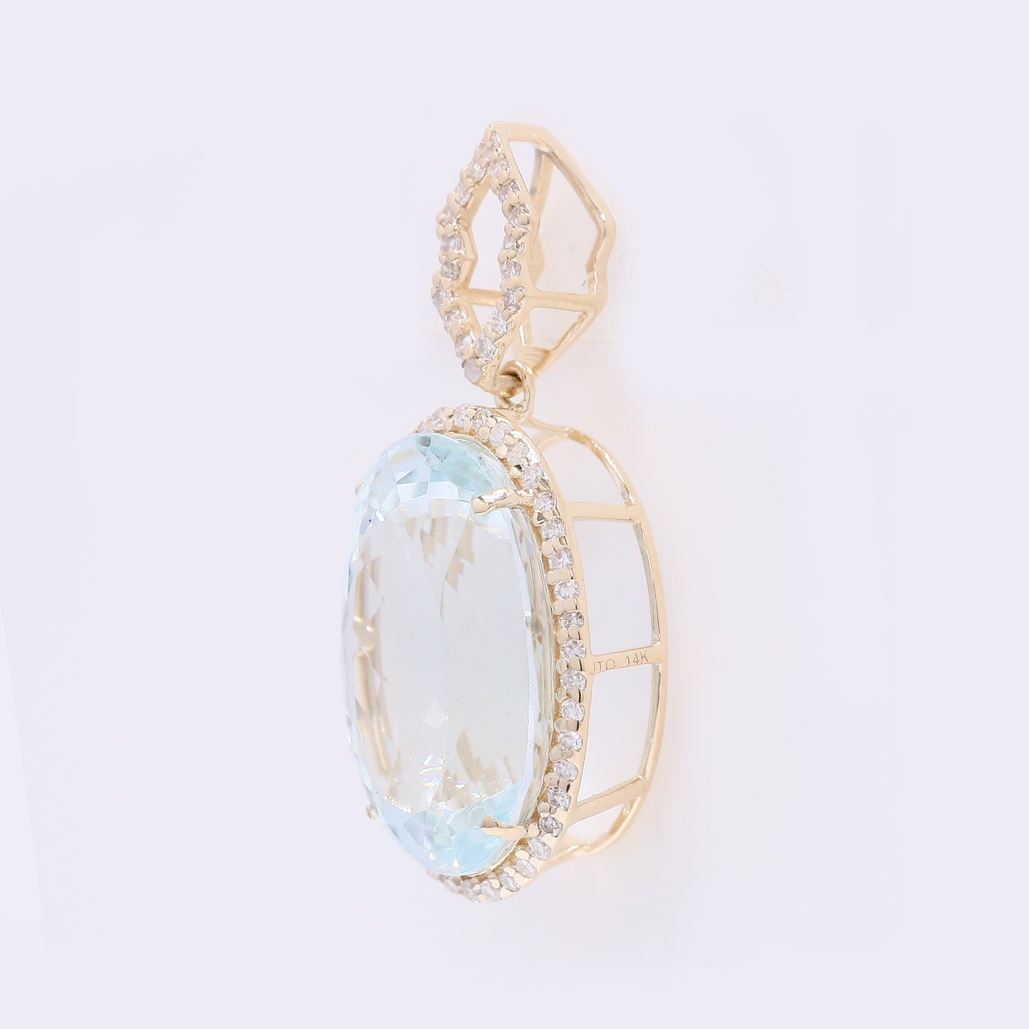 6.93 Ct Oval Mixed Cut Natural Aquamarine 14K Gold Pendant