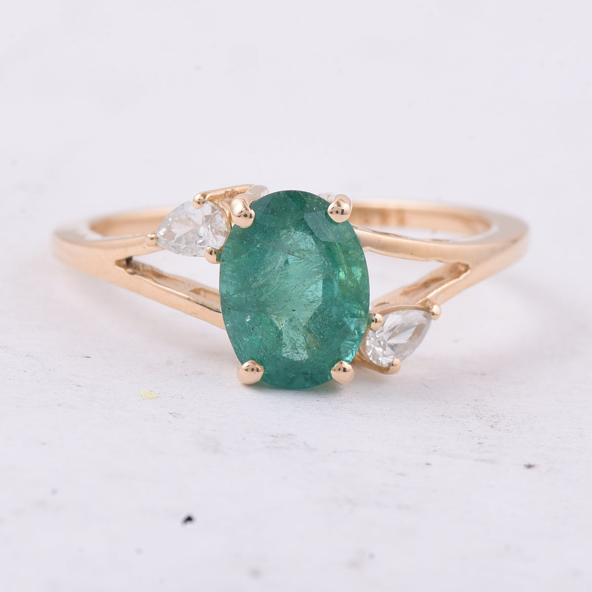 1.61 Ct Oval Natural Emerald 14K Gold Ring