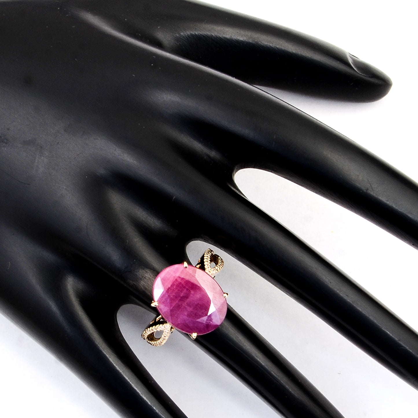 10.07 Ct Natural Codundum Ruby 14K Gold Ring