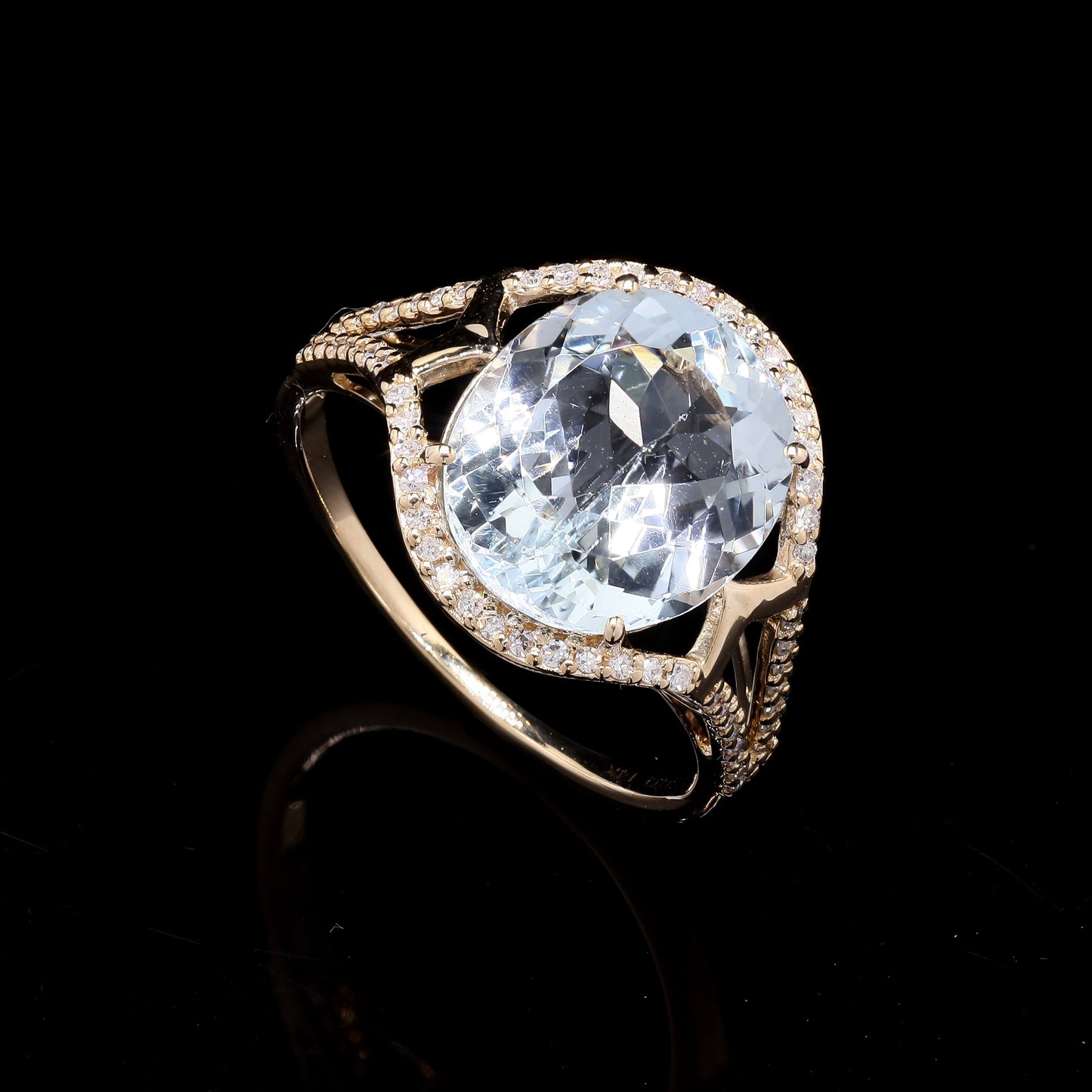 3.98 Ct Oval Mixed Cut Natural Aquamarine 14K Gold Ring