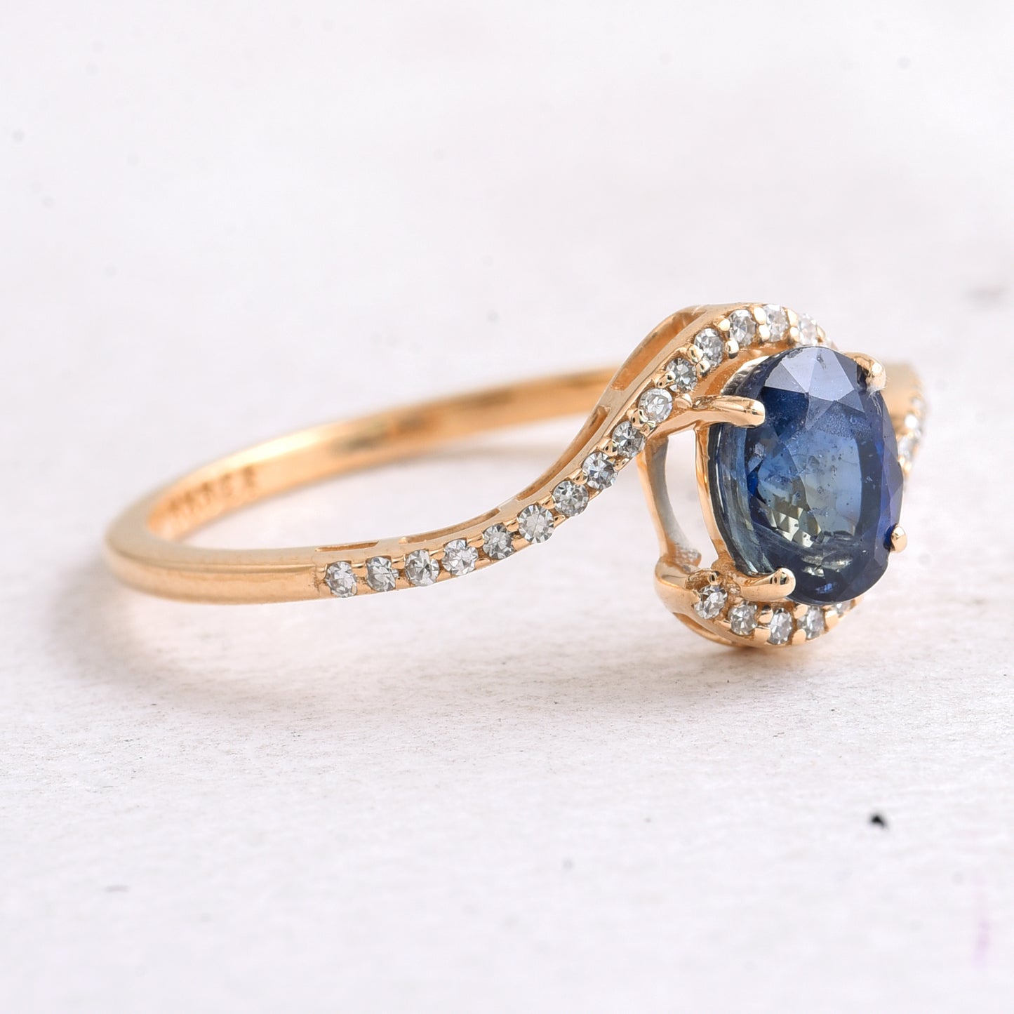 1.22 Ct Oval Mixed Cut Natural Sapphire 14K Gold Ring