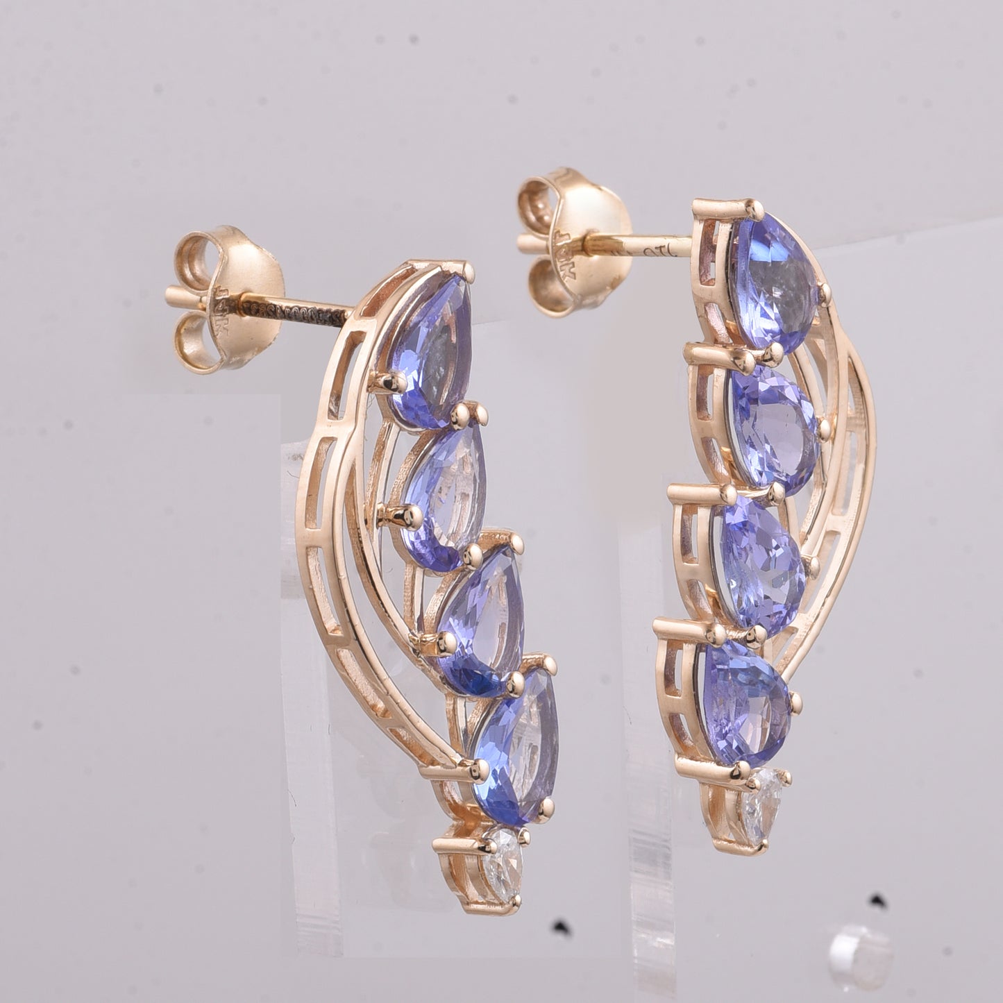 2.61 Ct Pear Natural Tanzanite 14K Gold Earrings