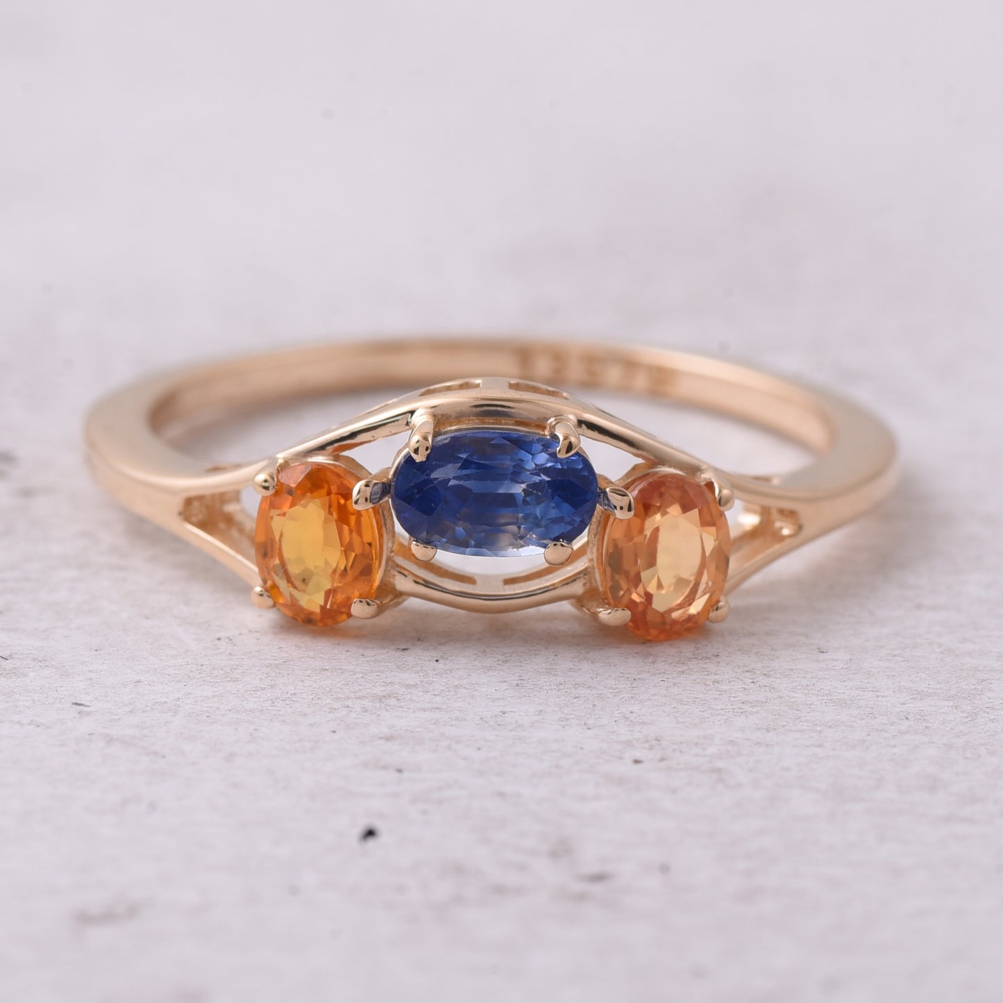 0.95 Ct Oval Natural Multi-Coloured Sapphire 14K Gold Ring