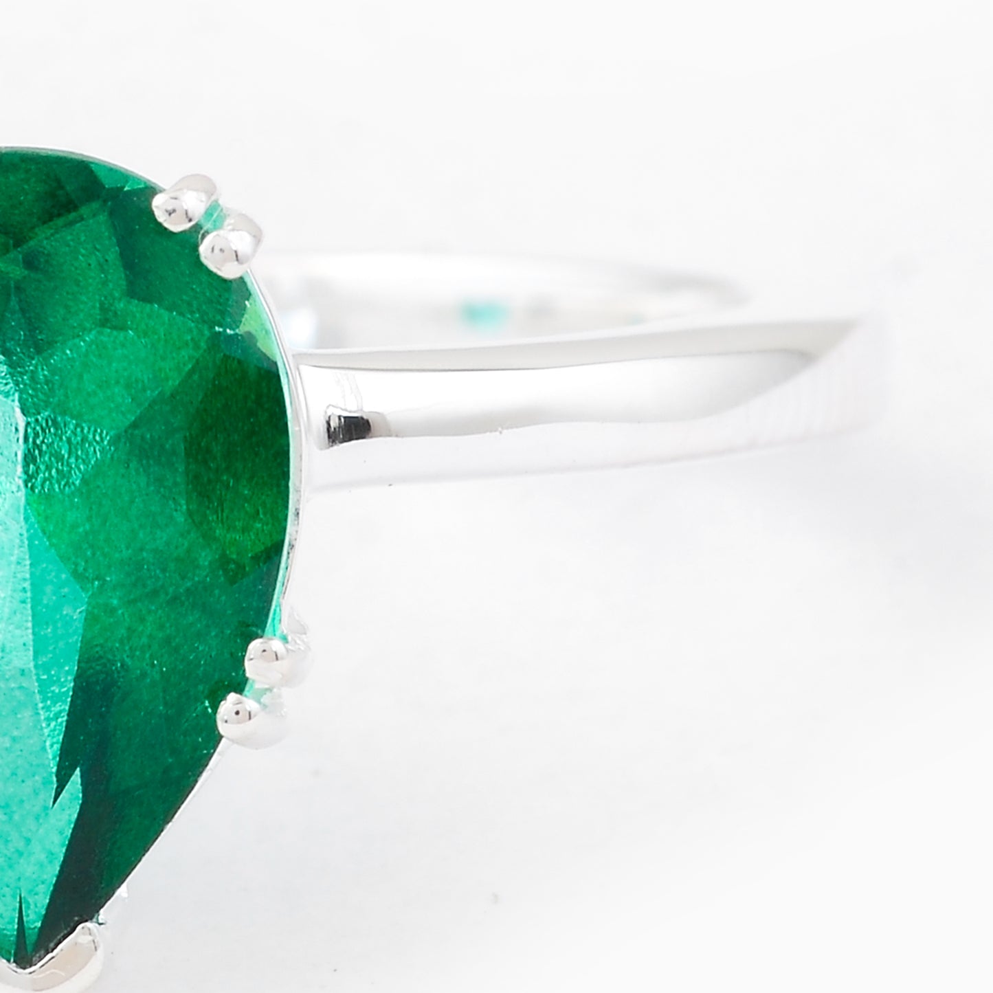 3.42 Ct Pear Green Topaz, 925 Sterling Silver Ring