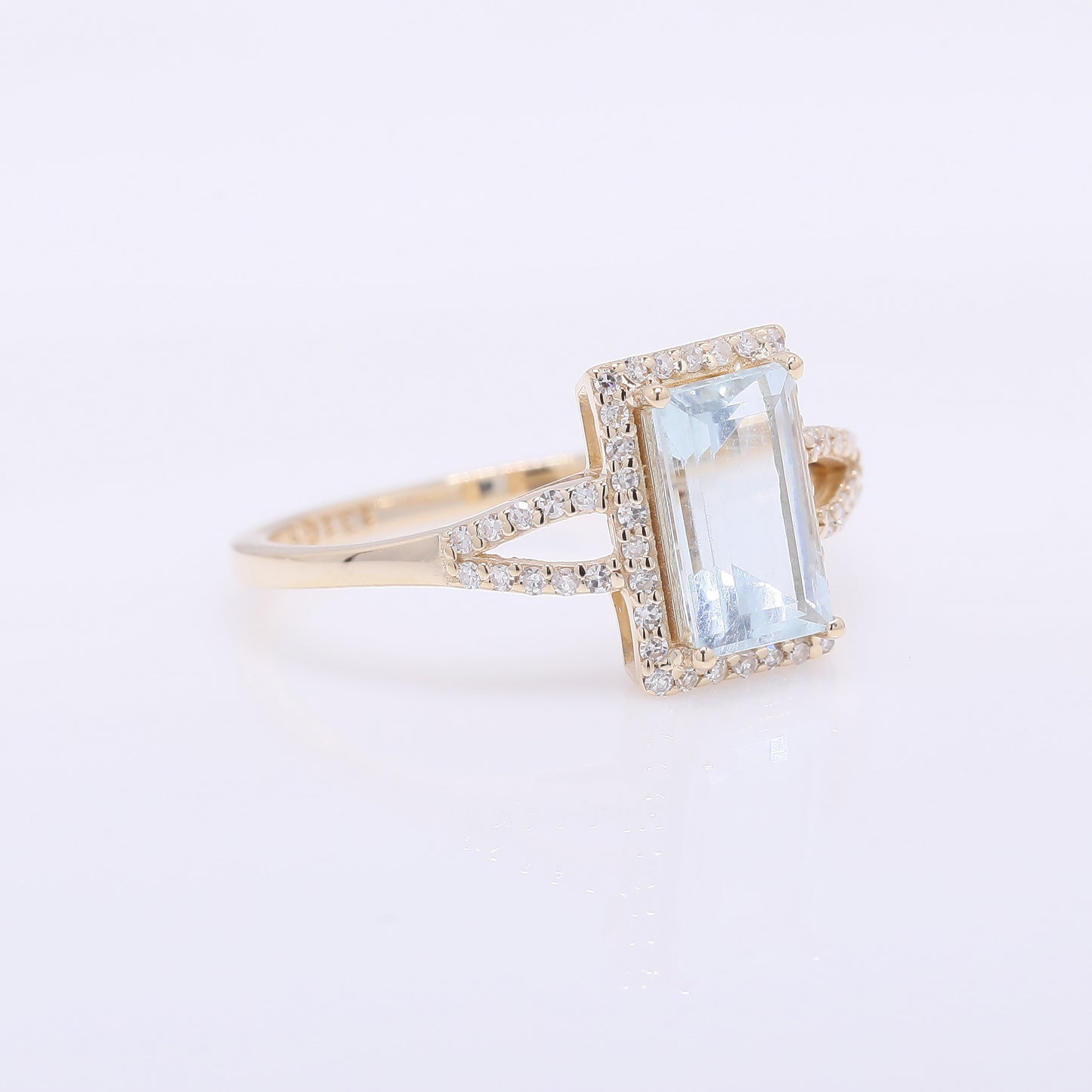 1.47 Ct Rectangle Step Cut Natural Aquamarine 14K Gold Ring