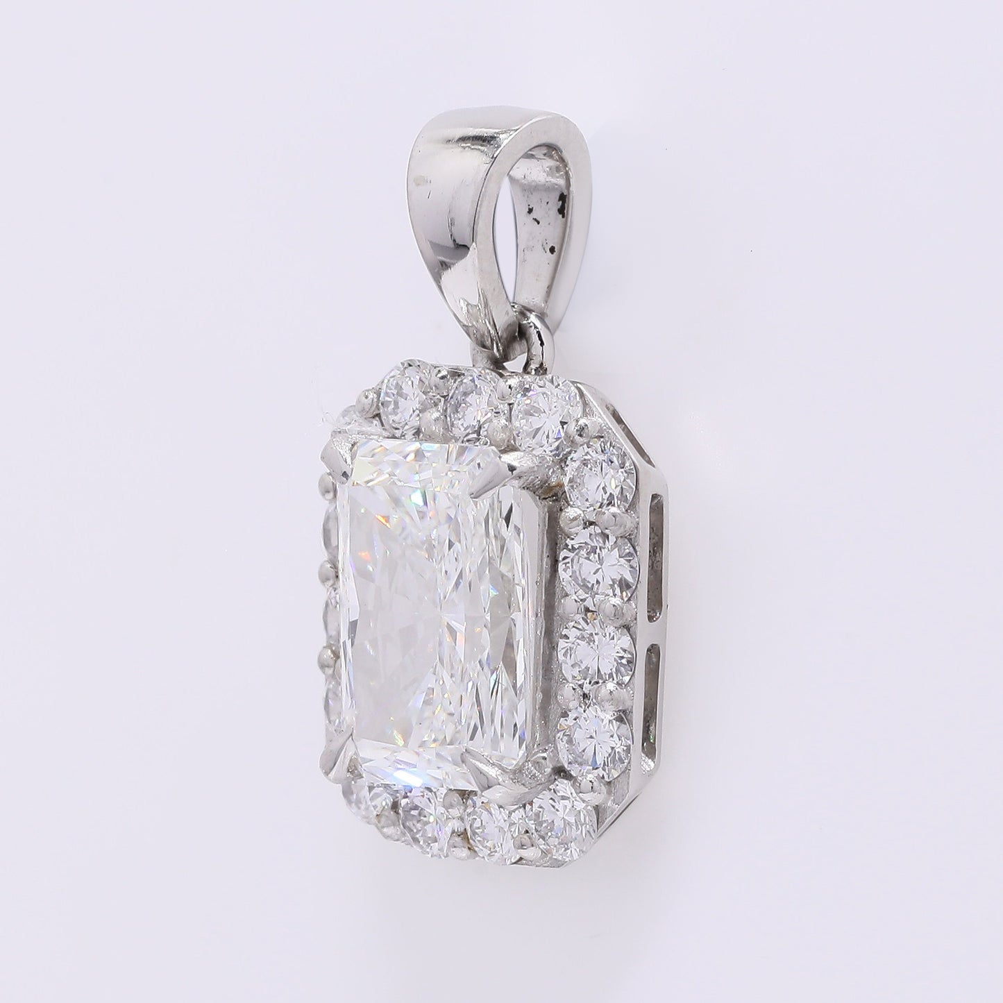 2.56 Carats Lab Grown Diamond 950 Platinum Pendant