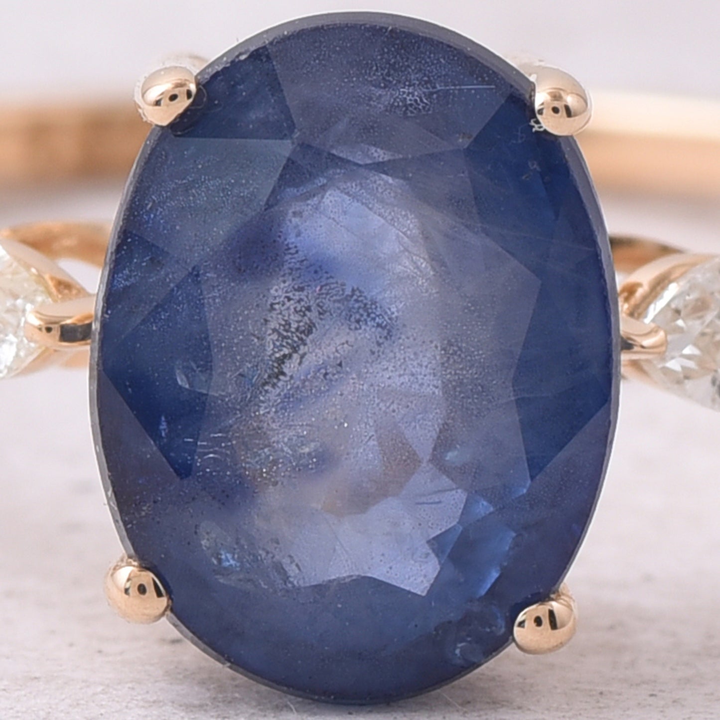 2.54 Ct Oval Natural Sapphire 14K Gold Ring