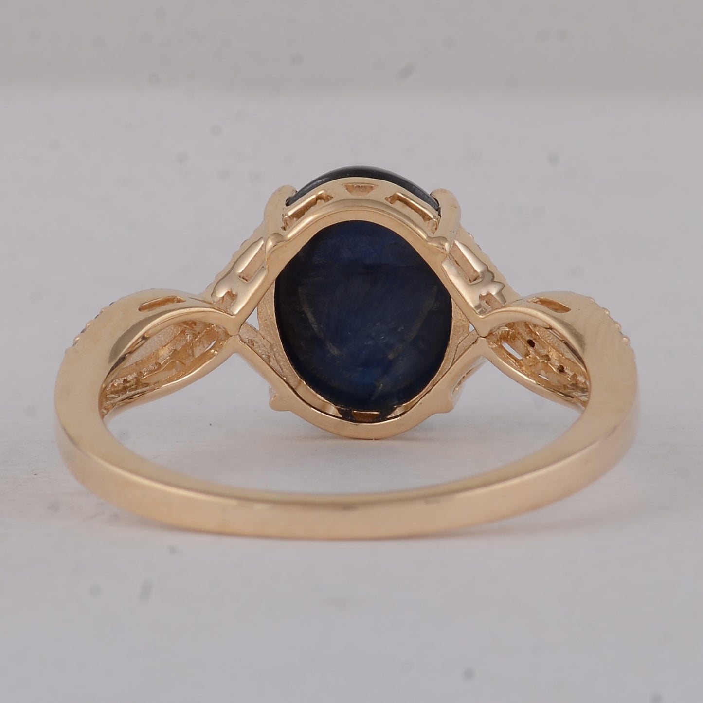 4.14 Ct Oval Sapphire 9K Gold Ring