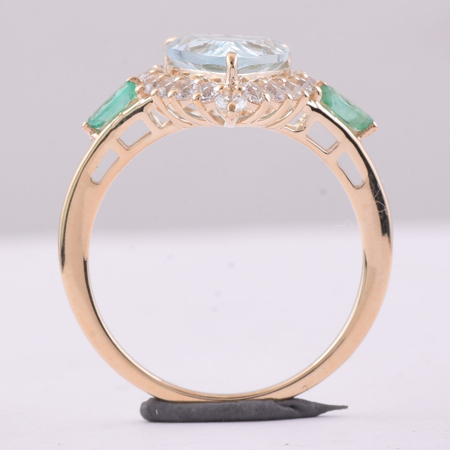 3.53 Ct Pear Aquamarine 9K Gold Ring