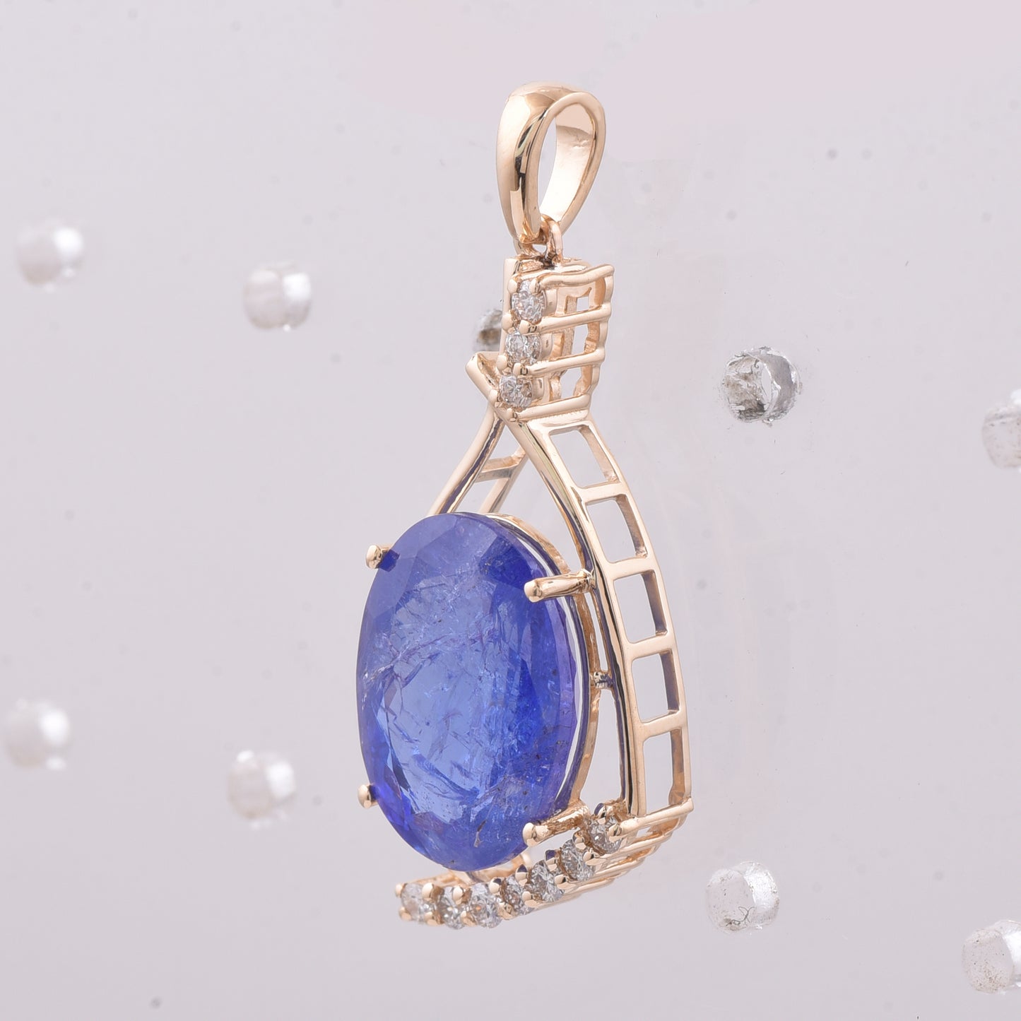 5.66 Ct Oval Natural Tanzanite 14K Gold Pendant