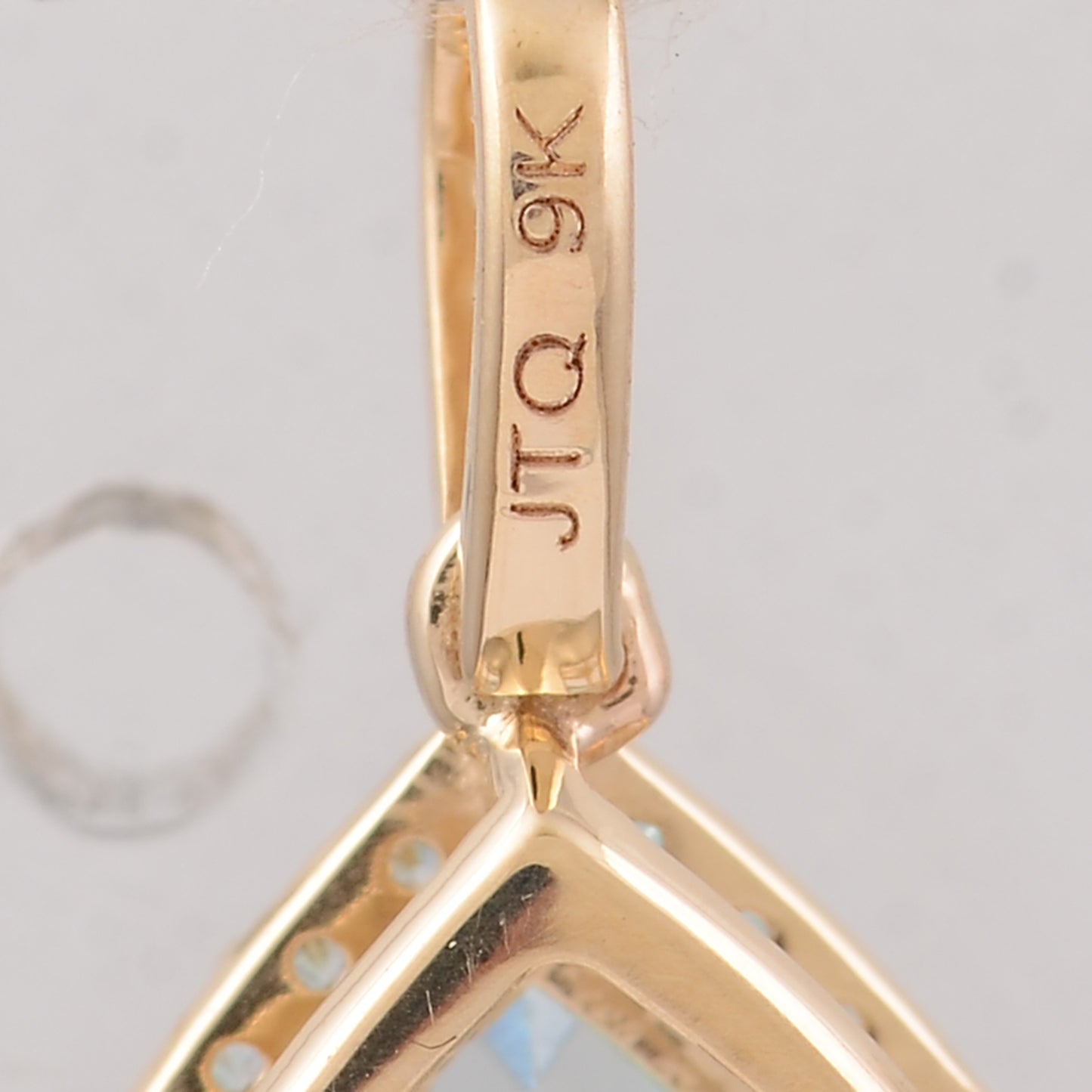 3.30 Ct Pear Aquamarine 9K Gold Pendant