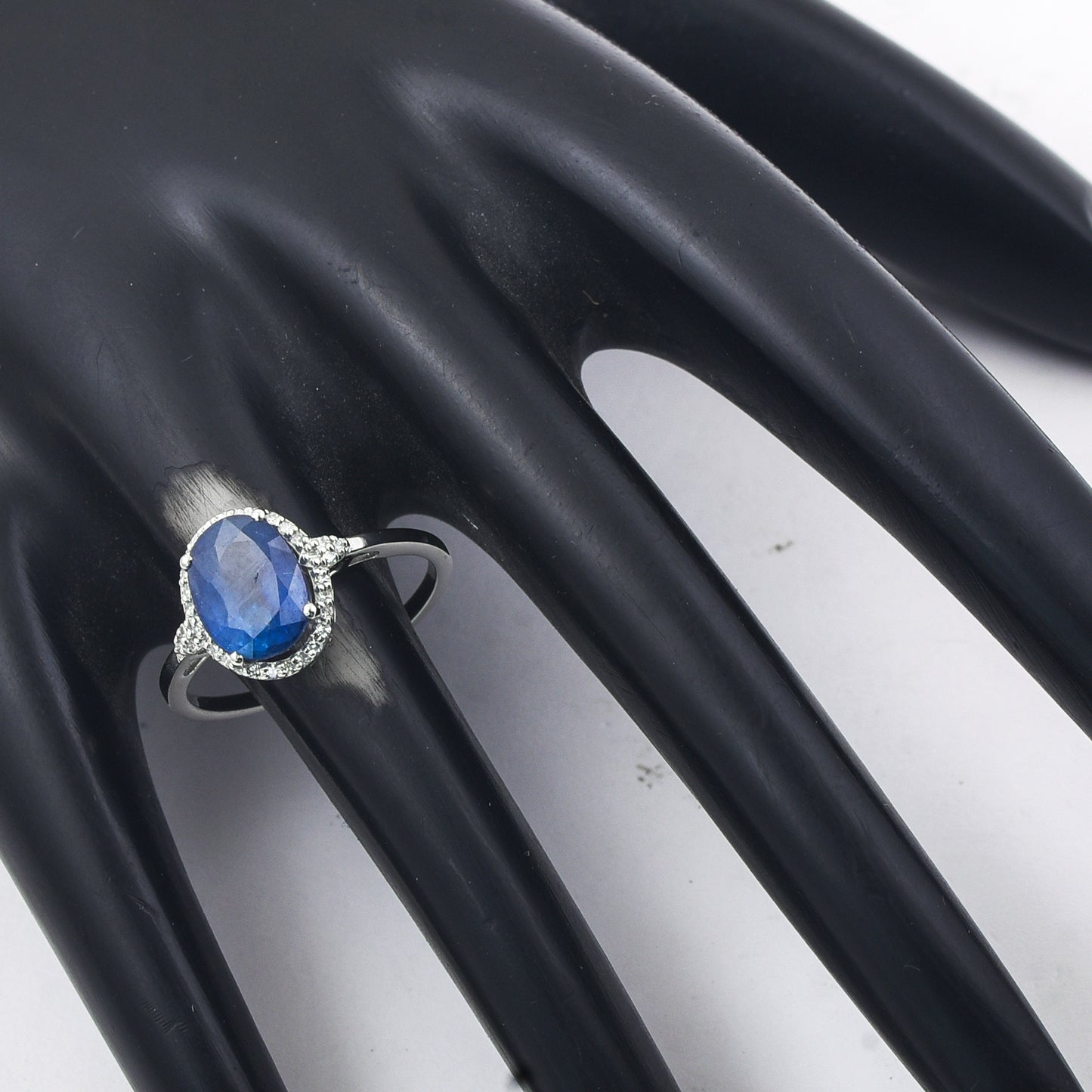 2.65 Ct Oval Mixed Cut Natural Sapphire 950 Platinum Ring