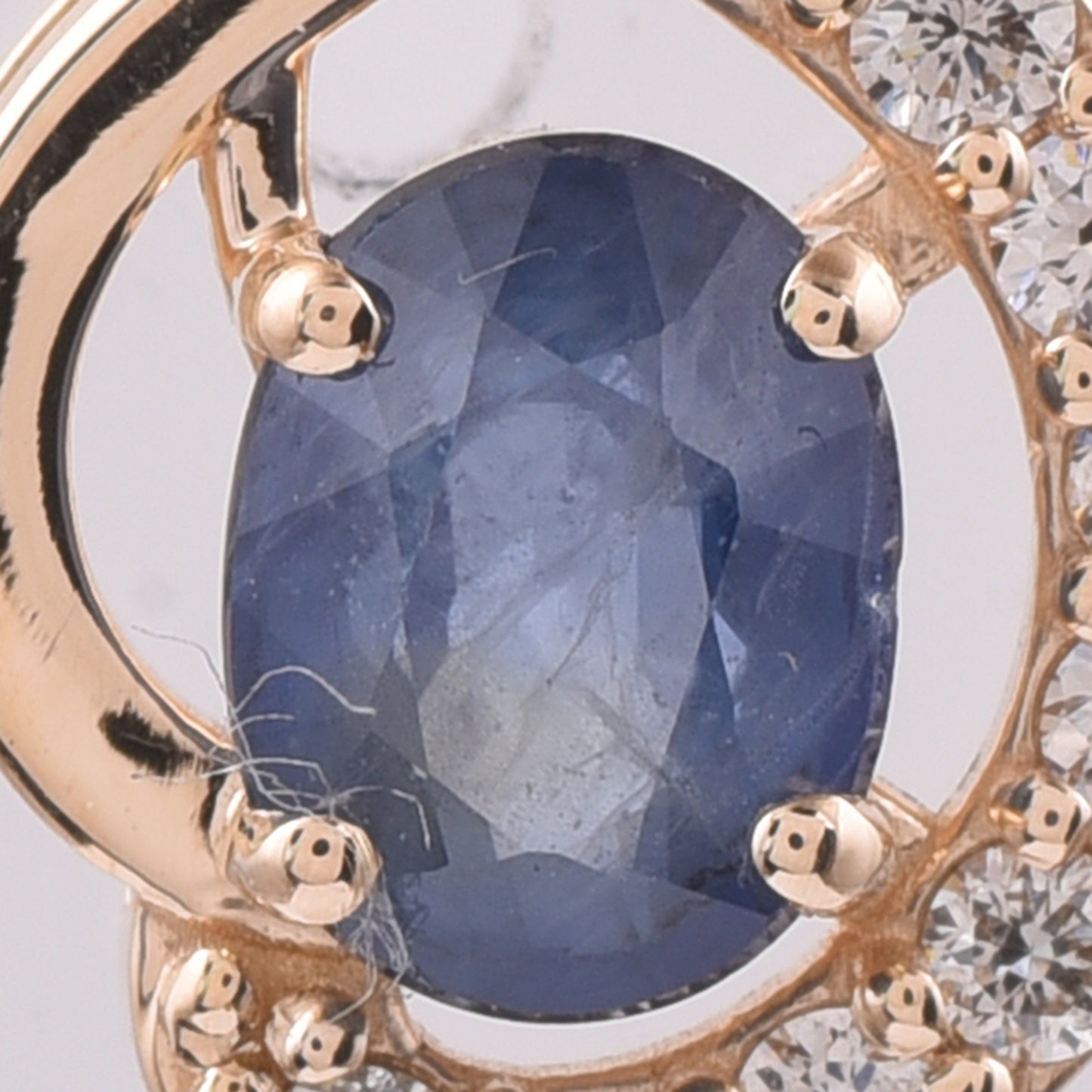 1.20 Ct Oval Natural Sapphire 14K Gold Pendant