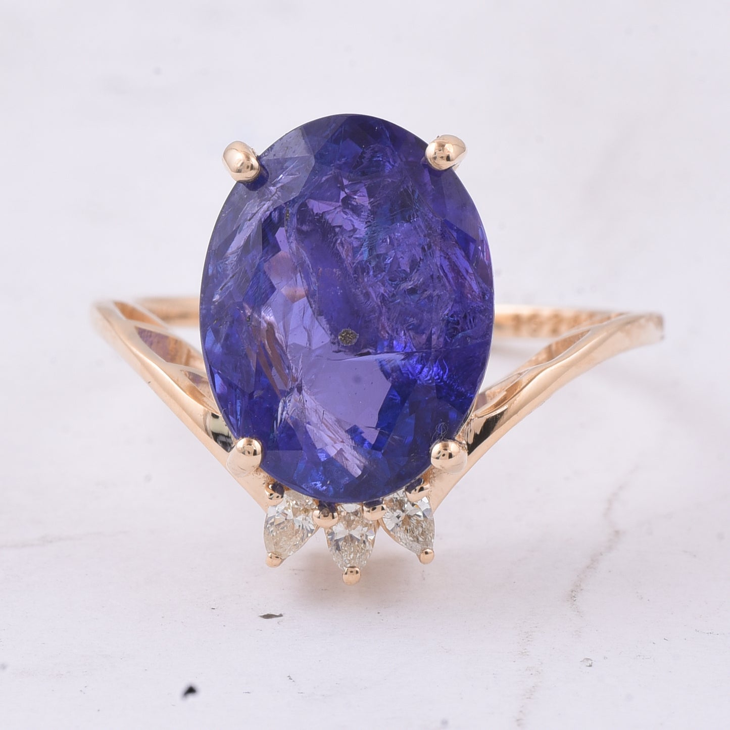 6.92 Ct Oval Natural Tanzanite 14K Gold Ring
