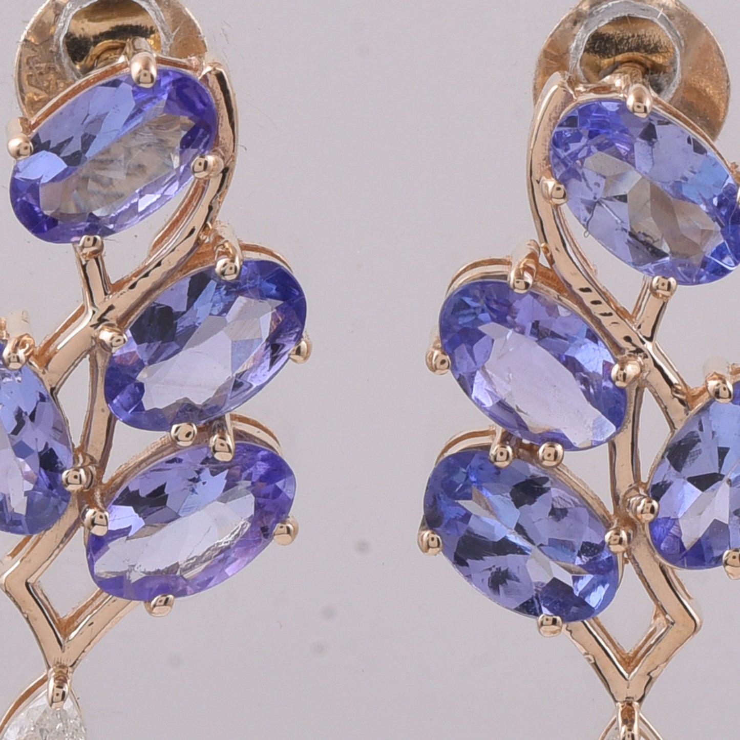 1.86 Ct Oval Natural Tanzanite 14K Gold Earrings
