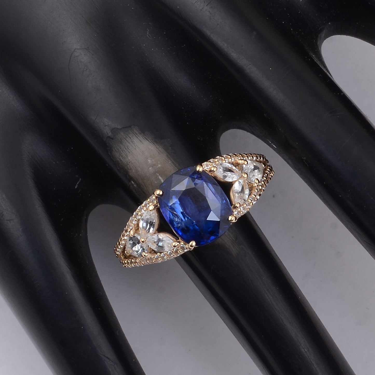 3.70 Ct Cushion Sapphire 9K Gold Ring