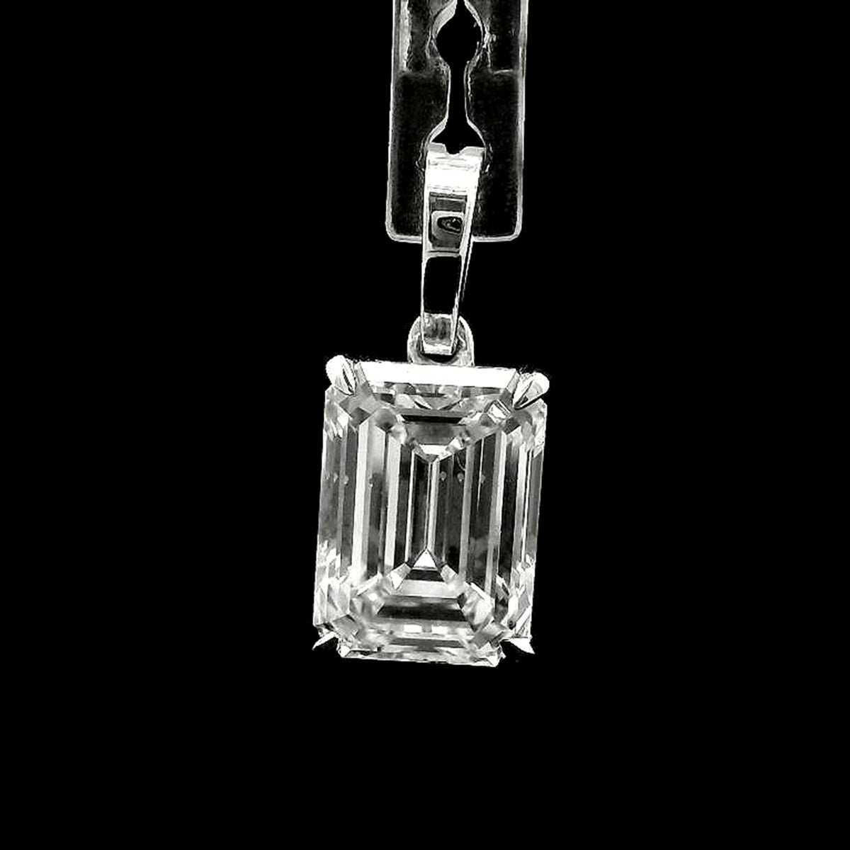 2.39 Carats Lab Grown Diamond 14K Gold Pendant
