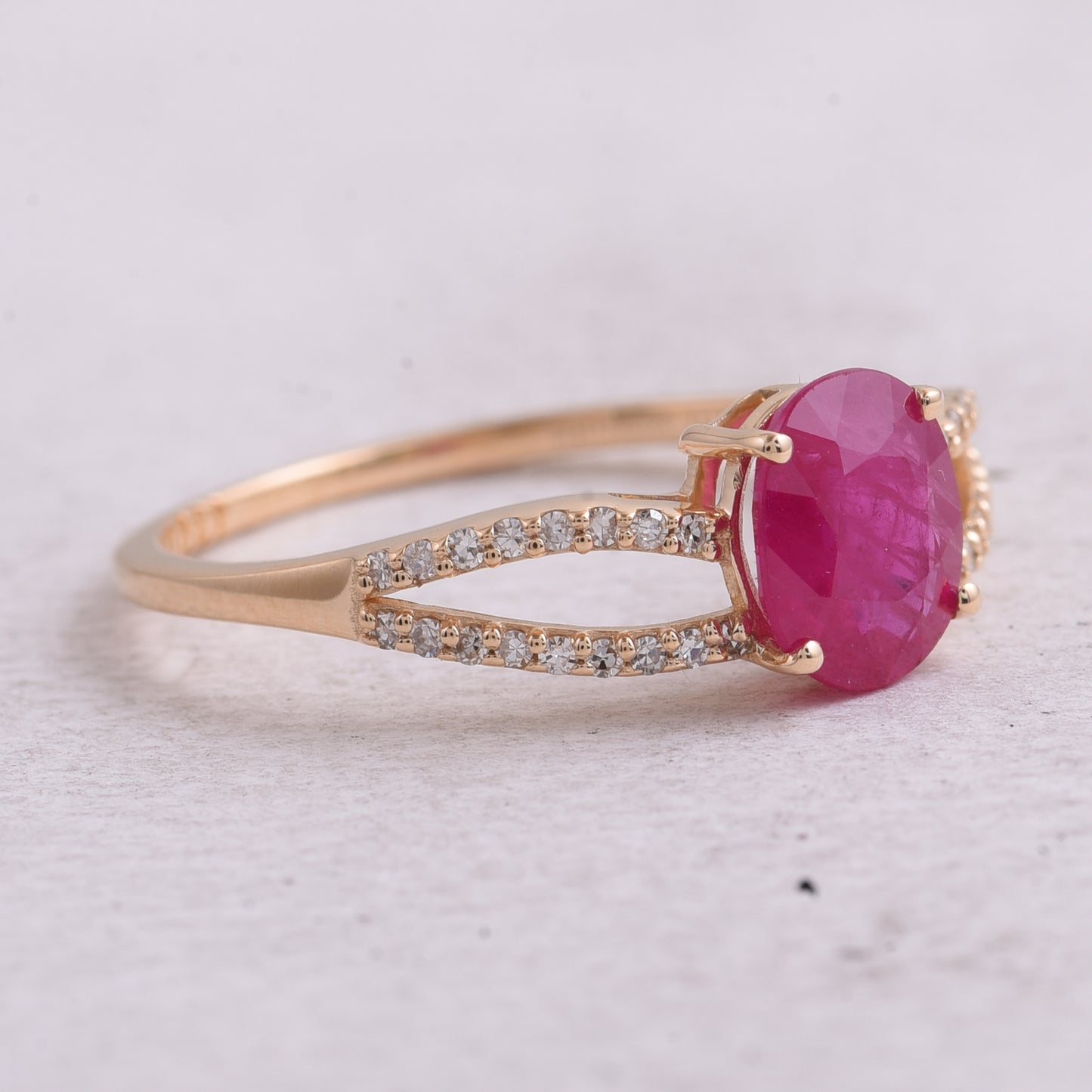 1.47 Ct Oval Natural Ruby 14K Gold Ring