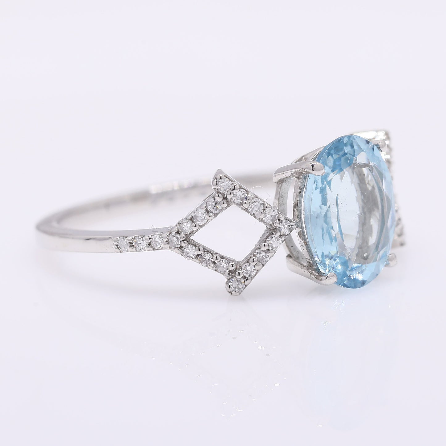 1.41 Ct Oval Mixed Cut Natural Aquamarine 950 Platinum Ring