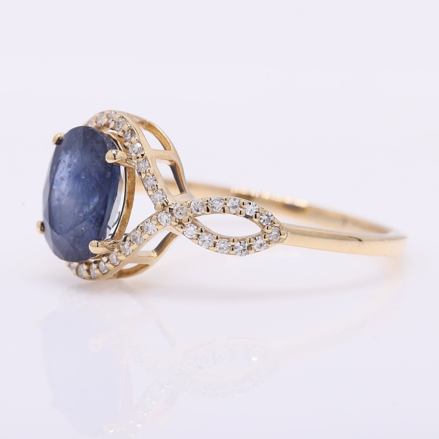 2.20 Ct Oval Mixed Cut Natural Sapphire 14K Gold Ring