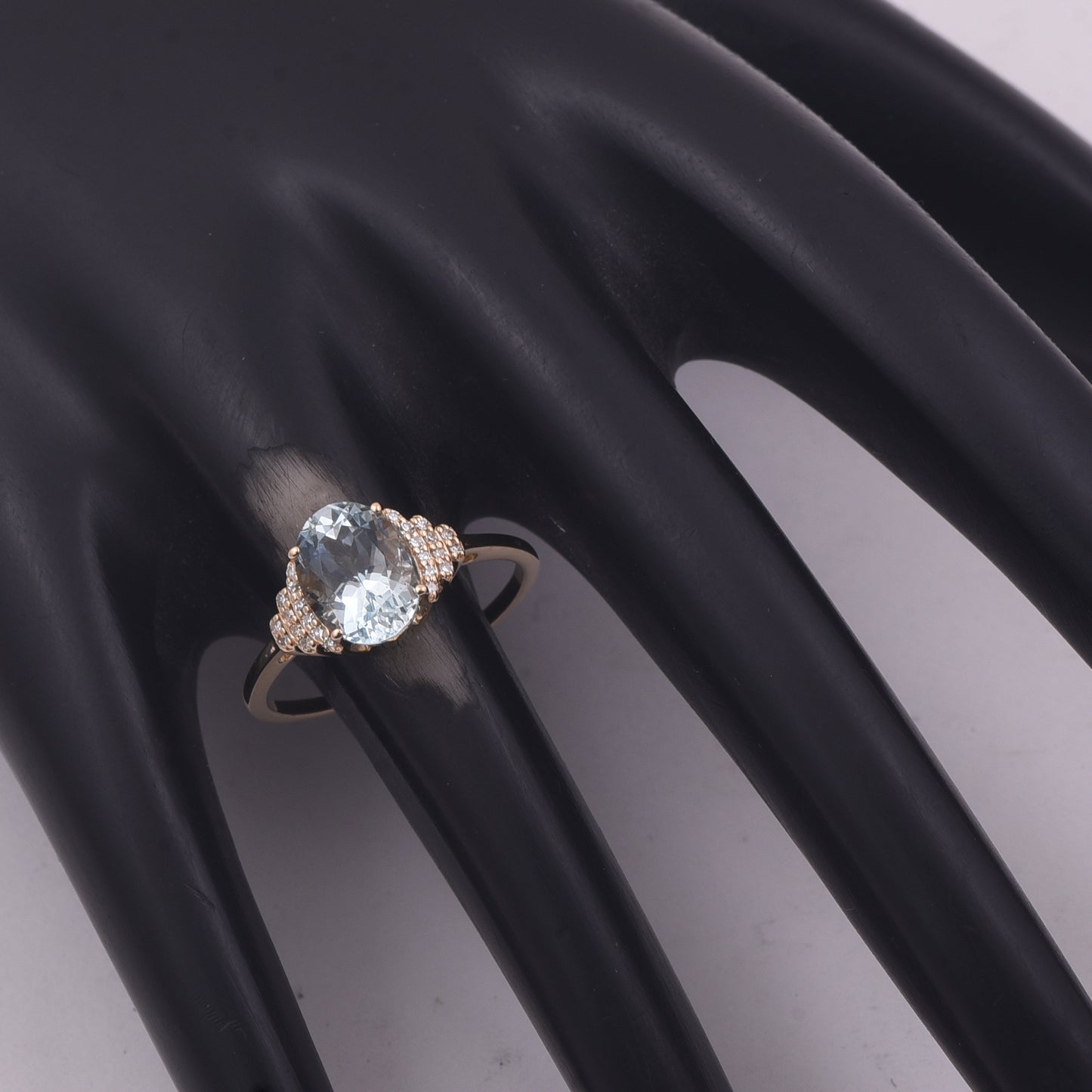 1.89 Ct Oval Mixed Cut Natural Aquamarine 14K Gold Ring