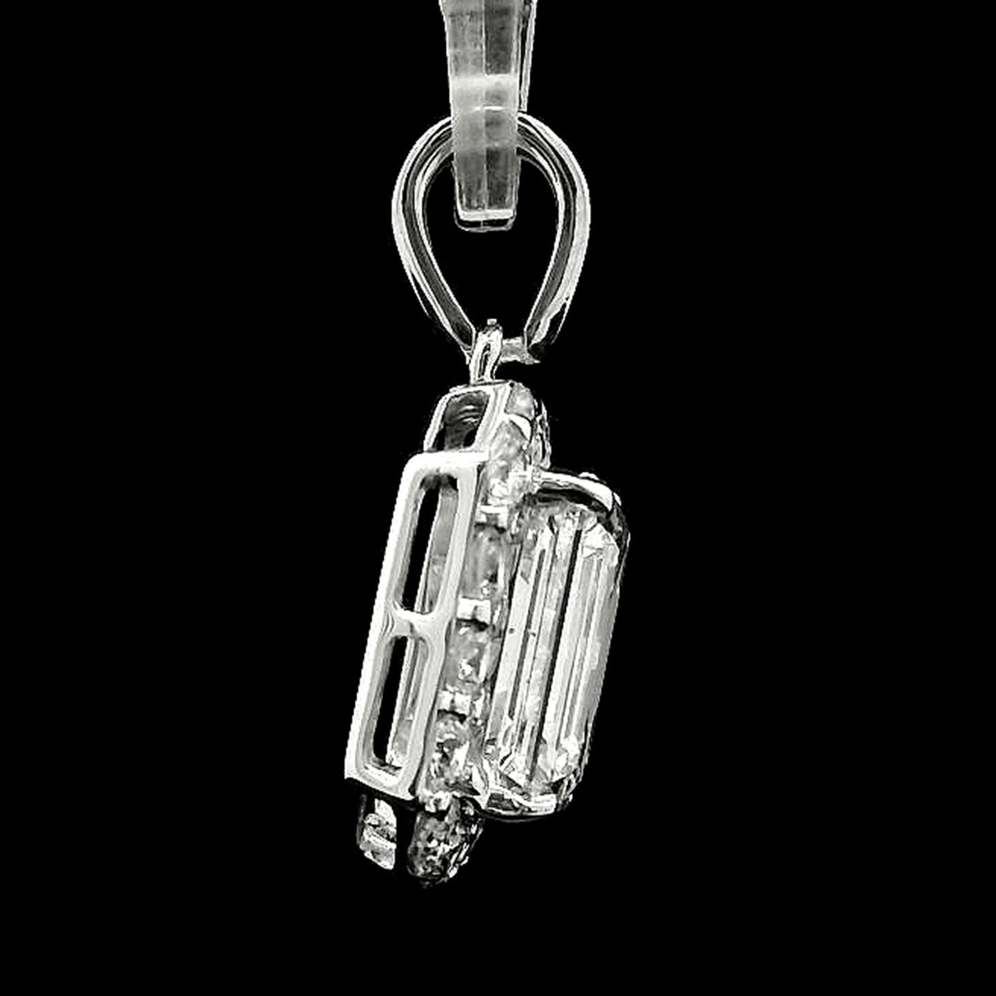2.84 Carats Lab Grown Diamond 14K Gold Pendant